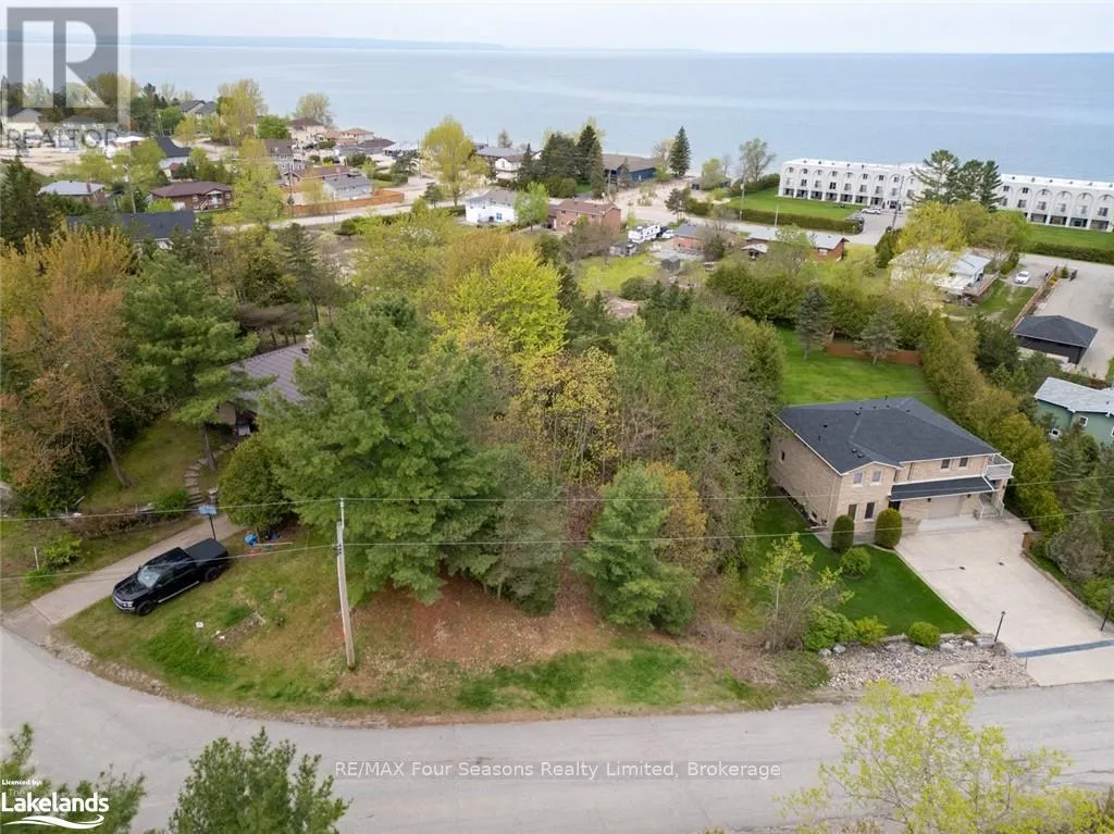 10 LORRIE CRESCENT