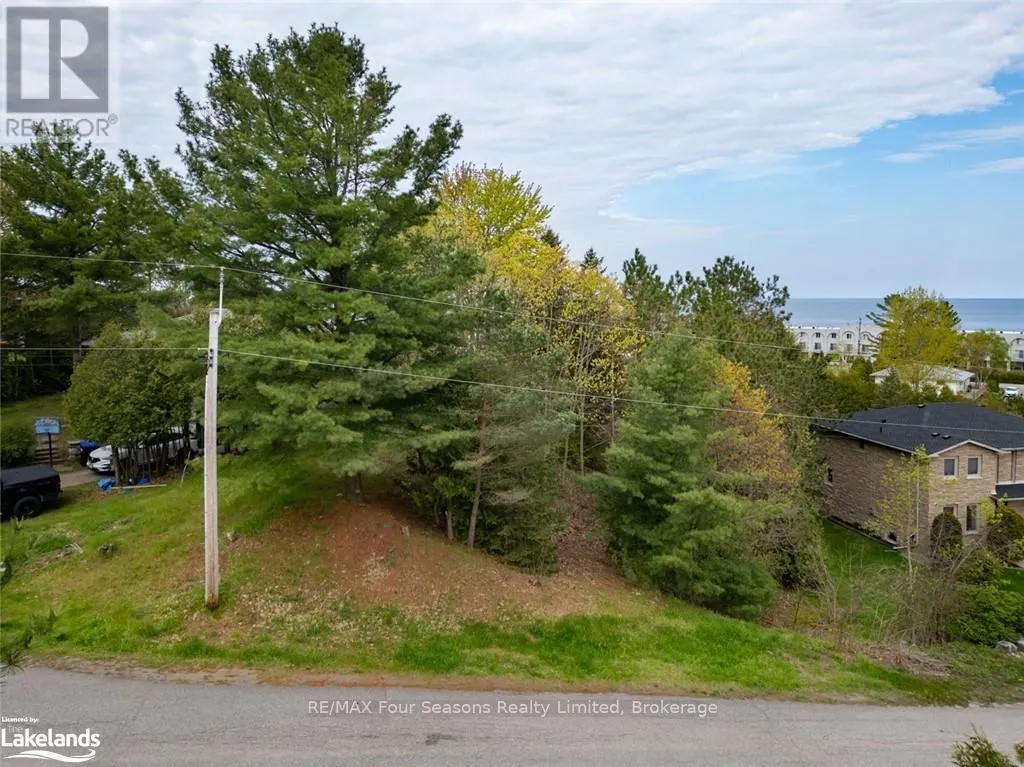 10 LORRIE CRESCENT
