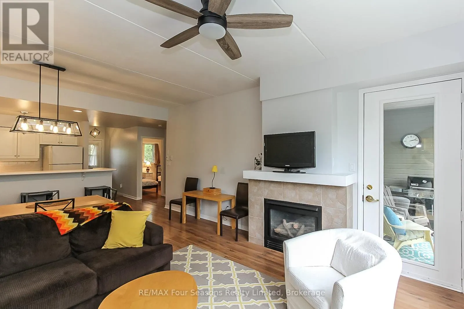 919 CEDAR POINTE COURT