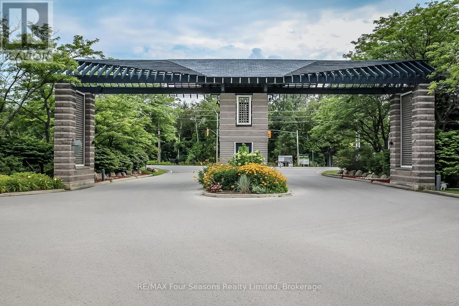 919 CEDAR POINTE COURT