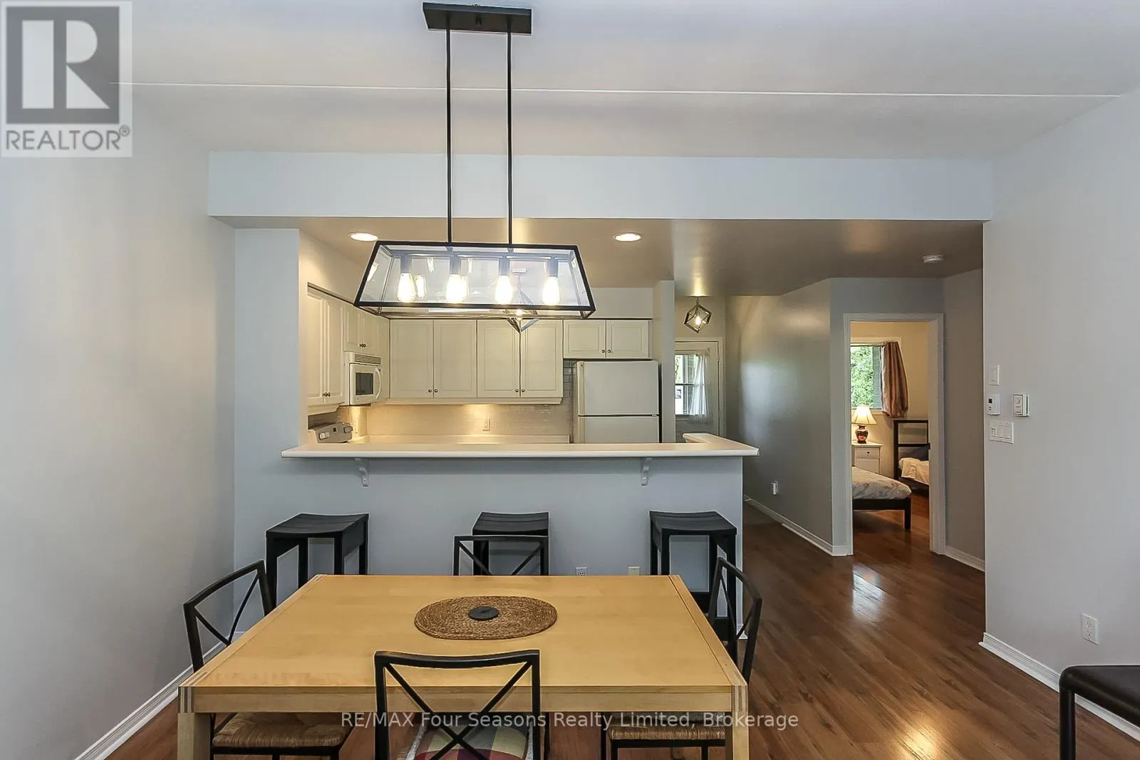 919 CEDAR POINTE COURT