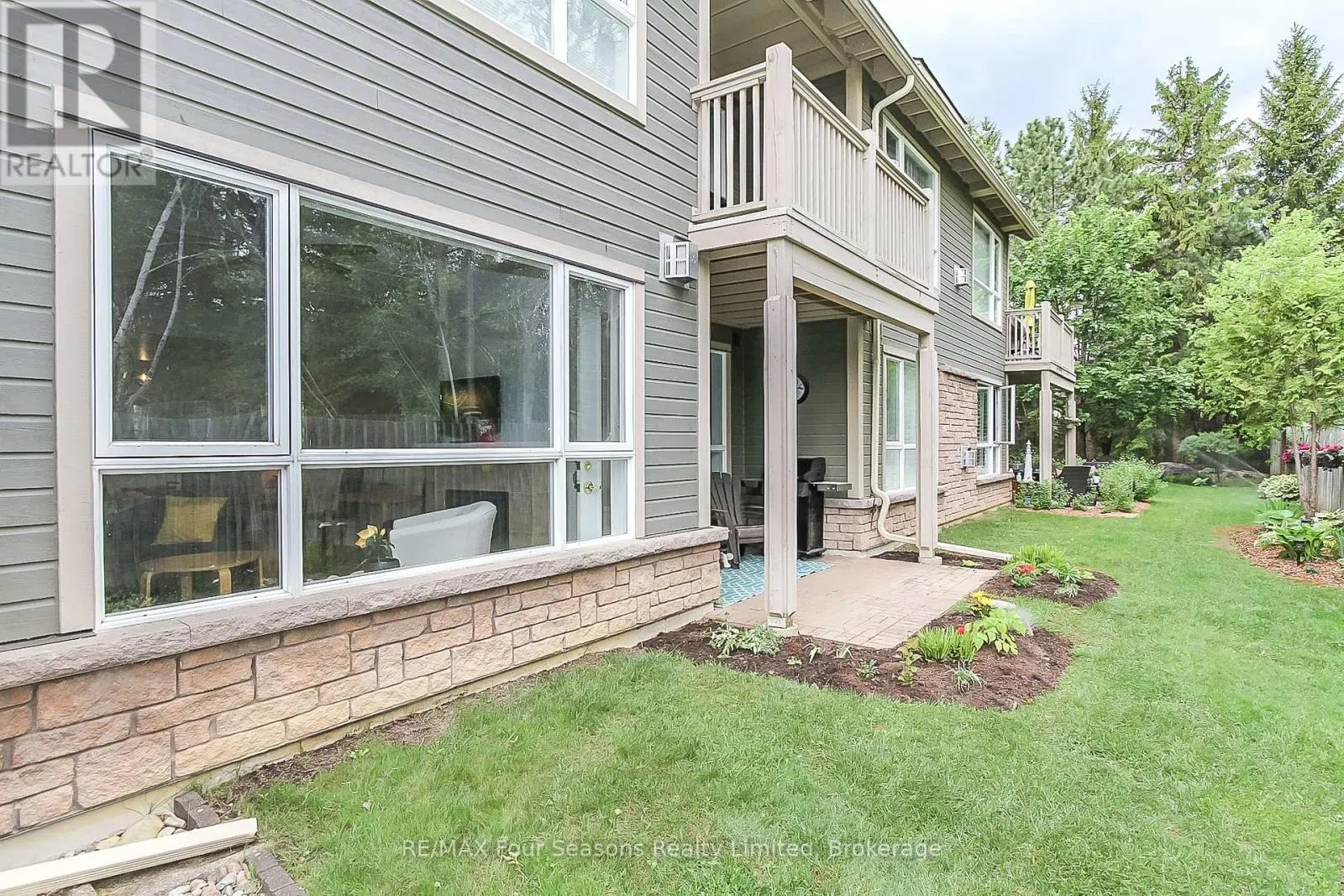 919 CEDAR POINTE COURT