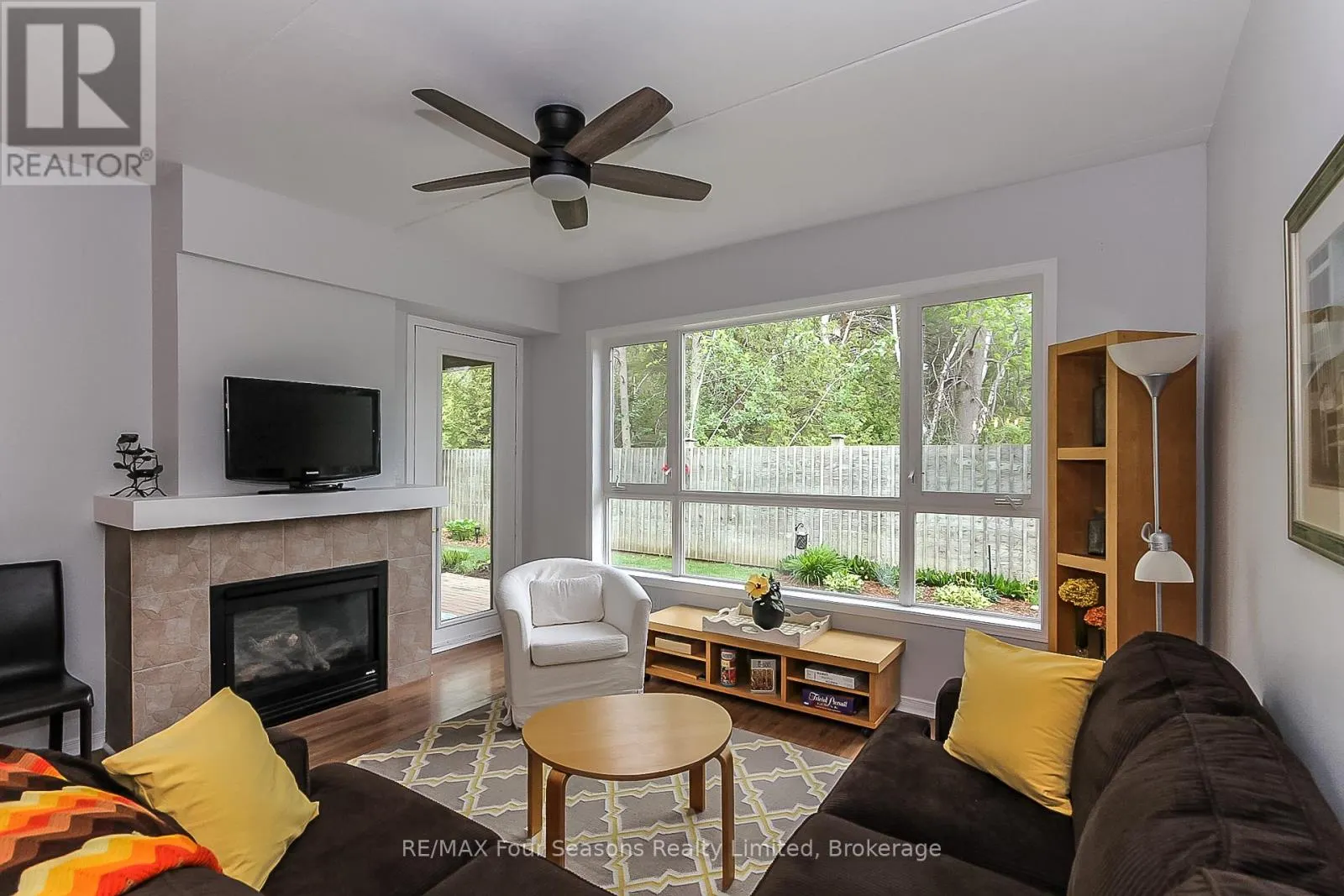 919 CEDAR POINTE COURT
