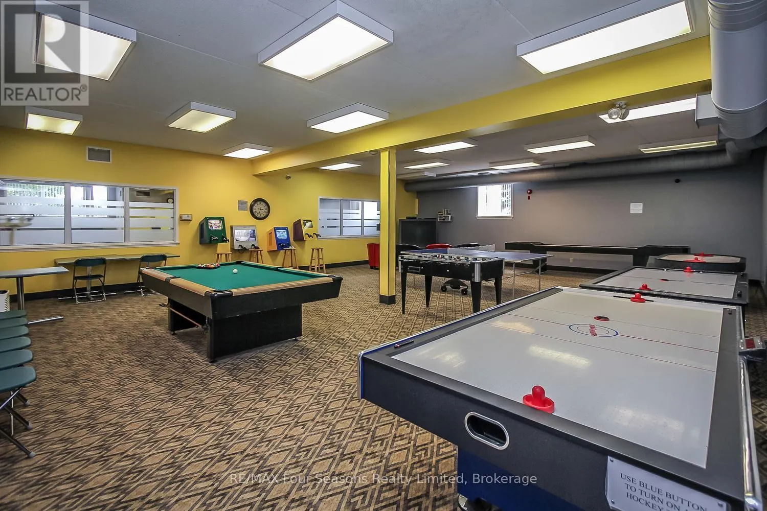919 CEDAR POINTE COURT