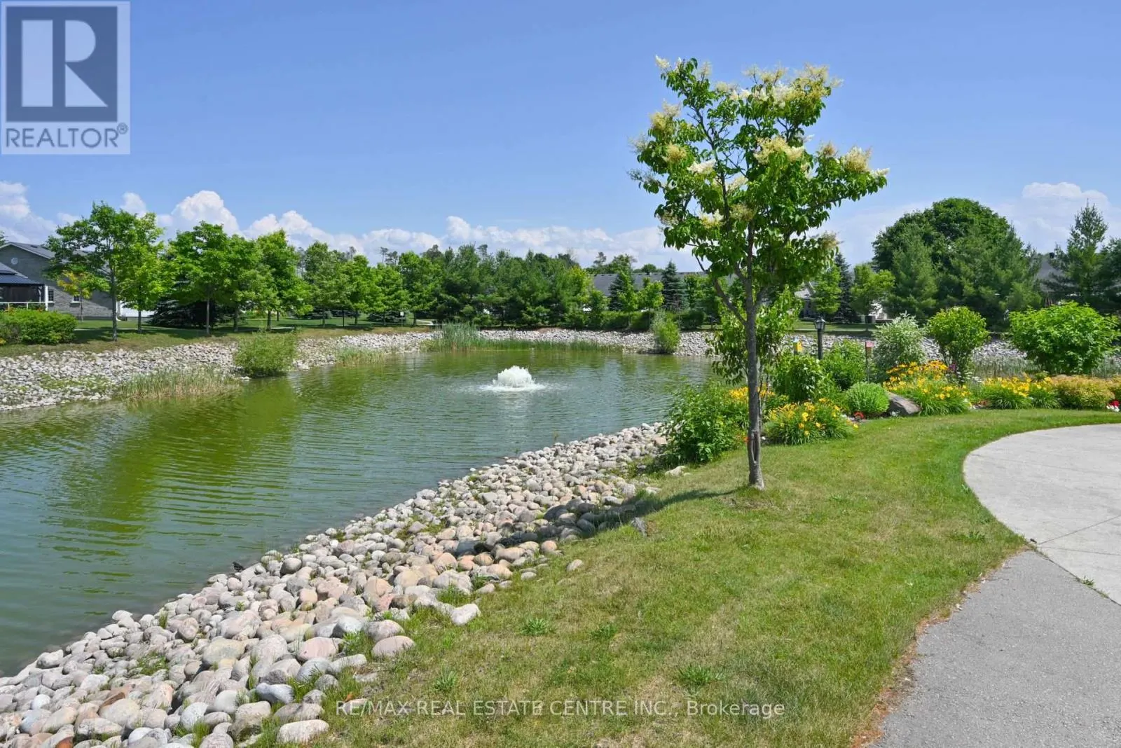 37 GARDEN GROVE CRESCENT