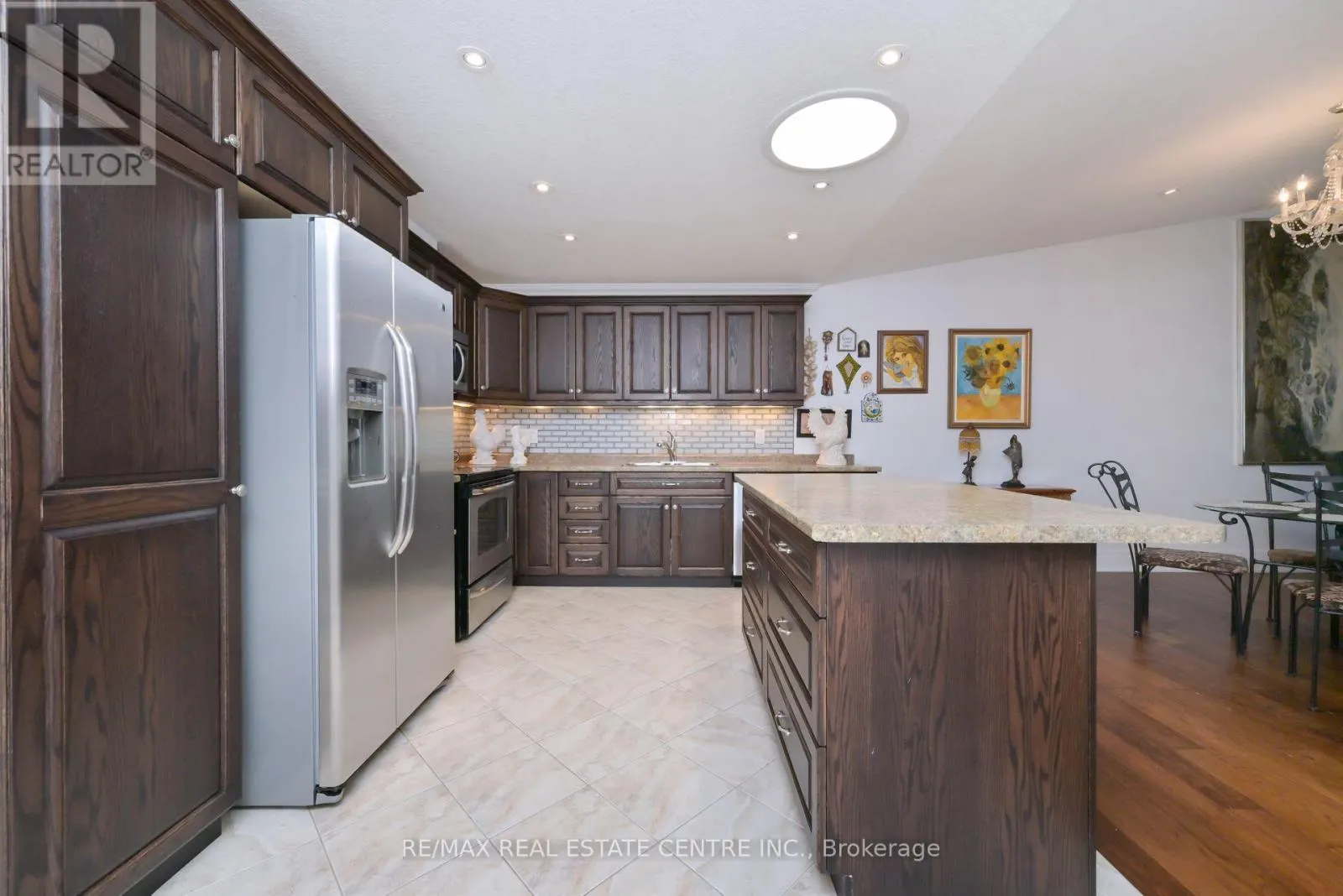 37 GARDEN GROVE CRESCENT
