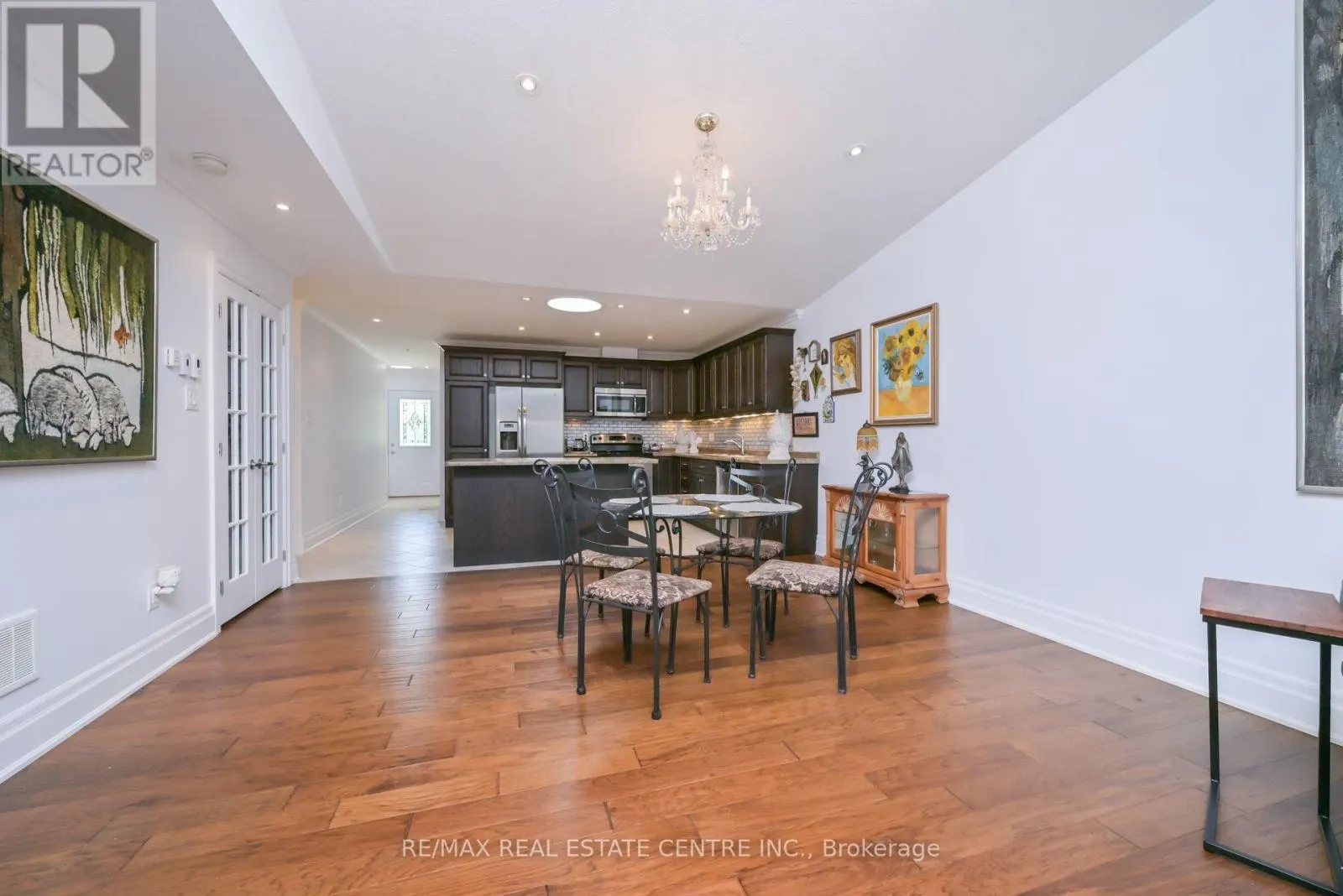 37 GARDEN GROVE CRESCENT
