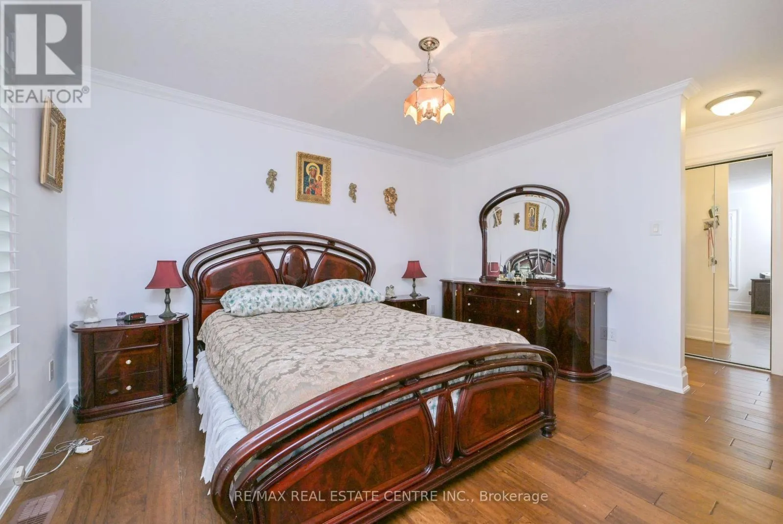 37 GARDEN GROVE CRESCENT