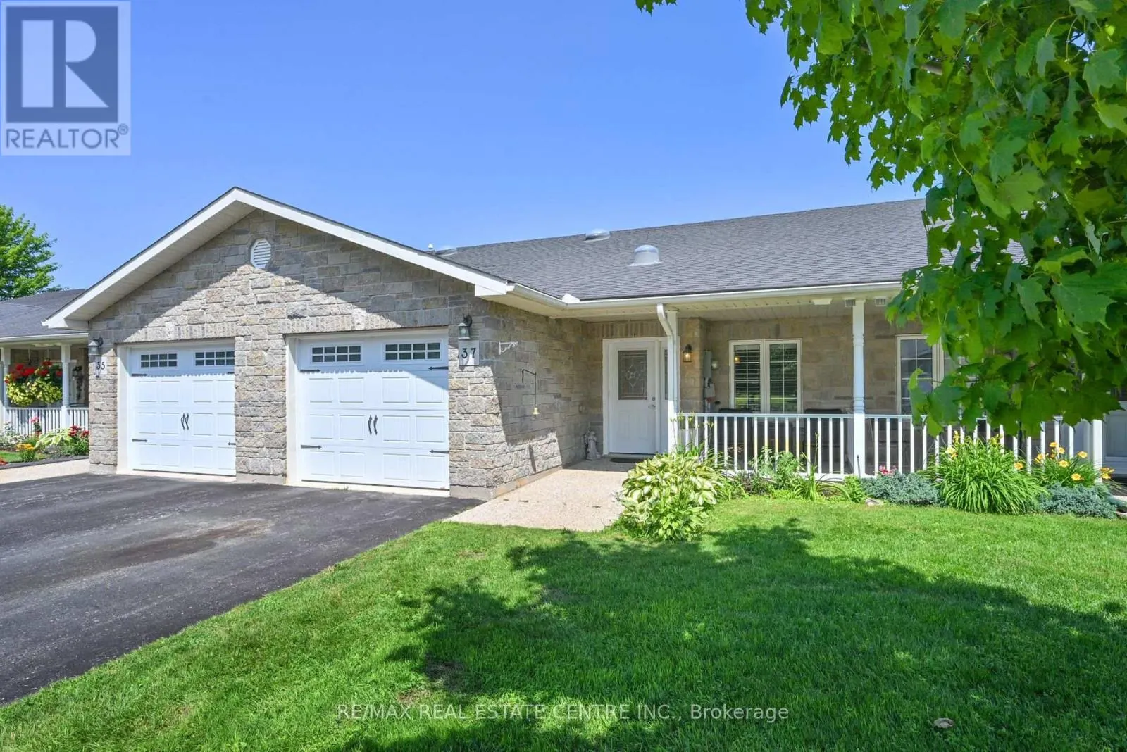 37 GARDEN GROVE CRESCENT