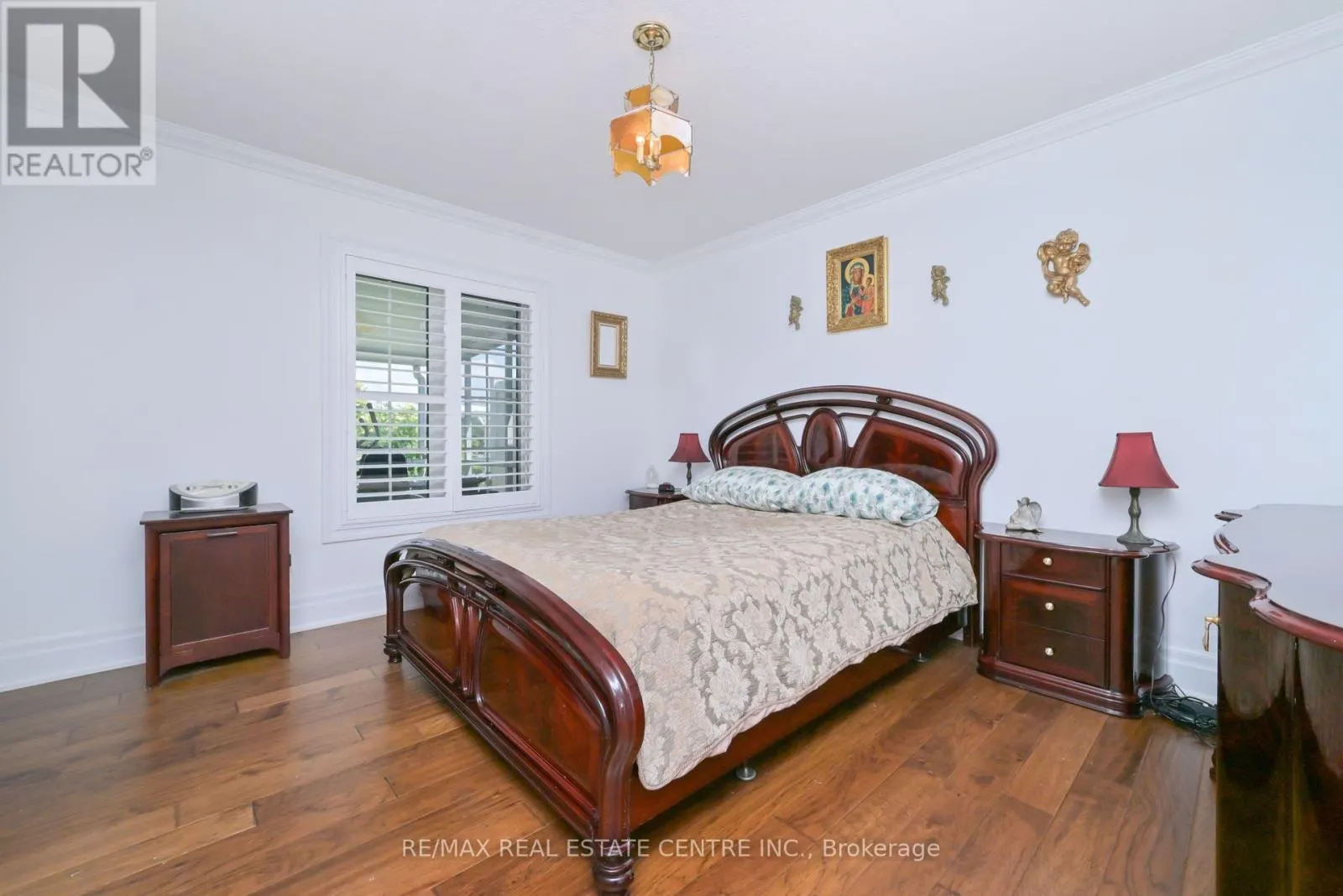 37 GARDEN GROVE CRESCENT