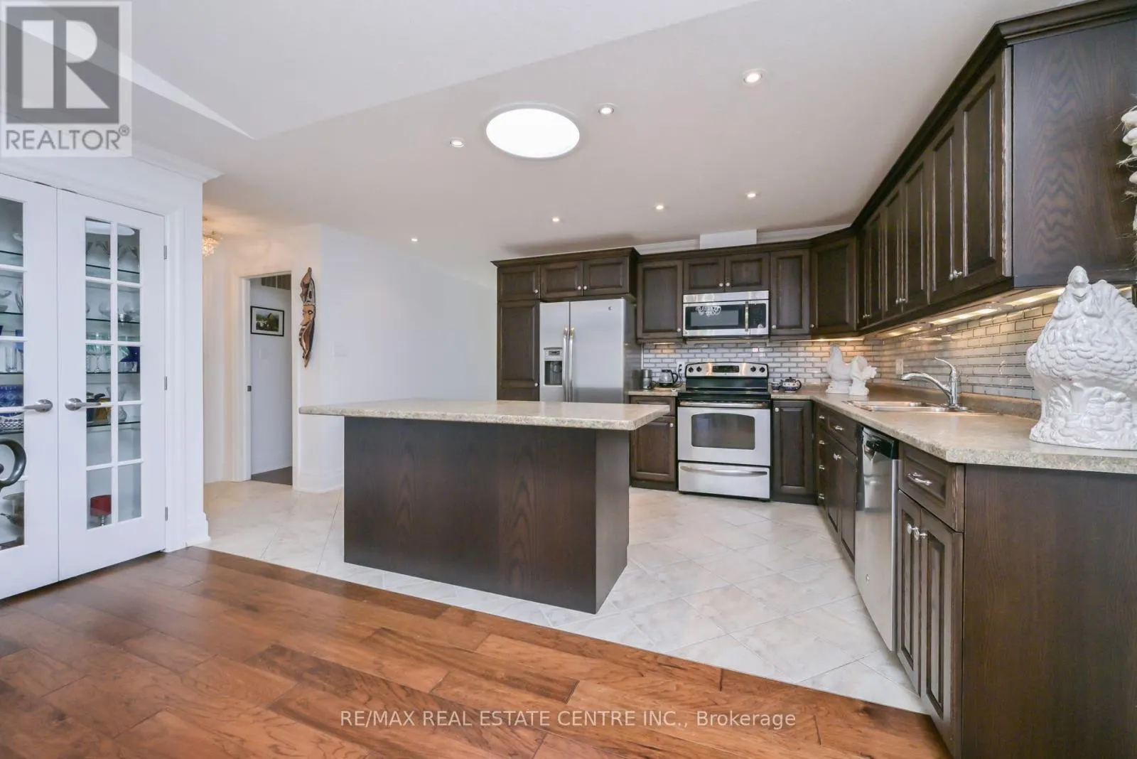37 GARDEN GROVE CRESCENT
