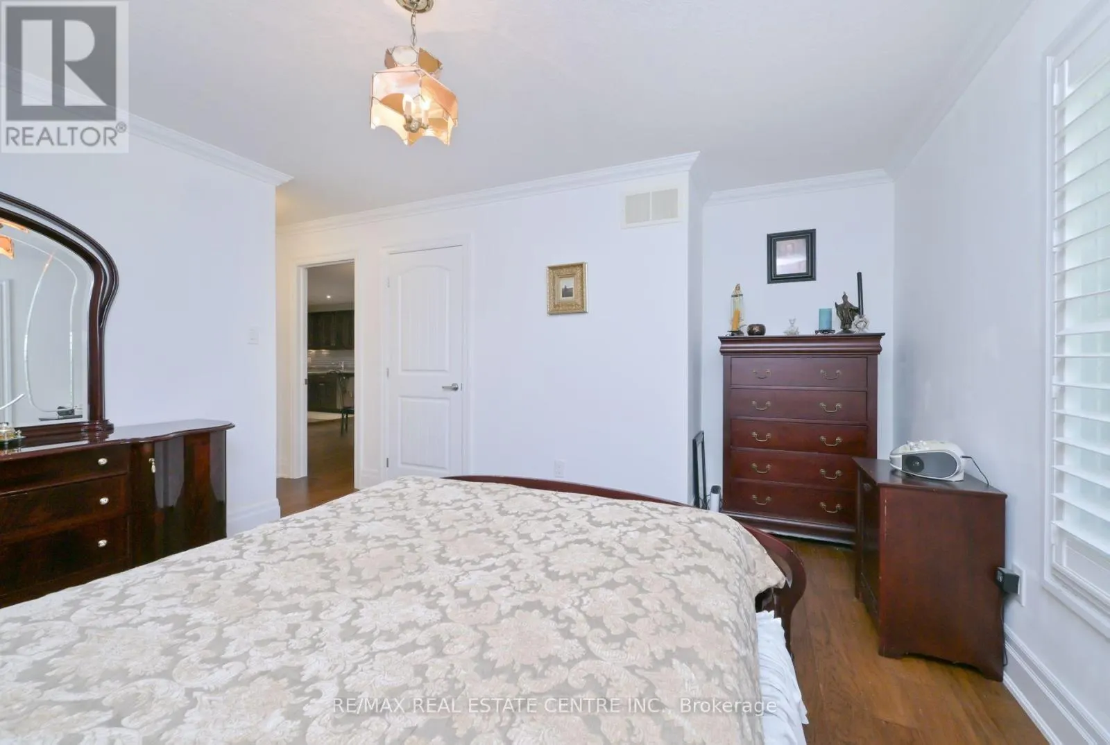 37 GARDEN GROVE CRESCENT