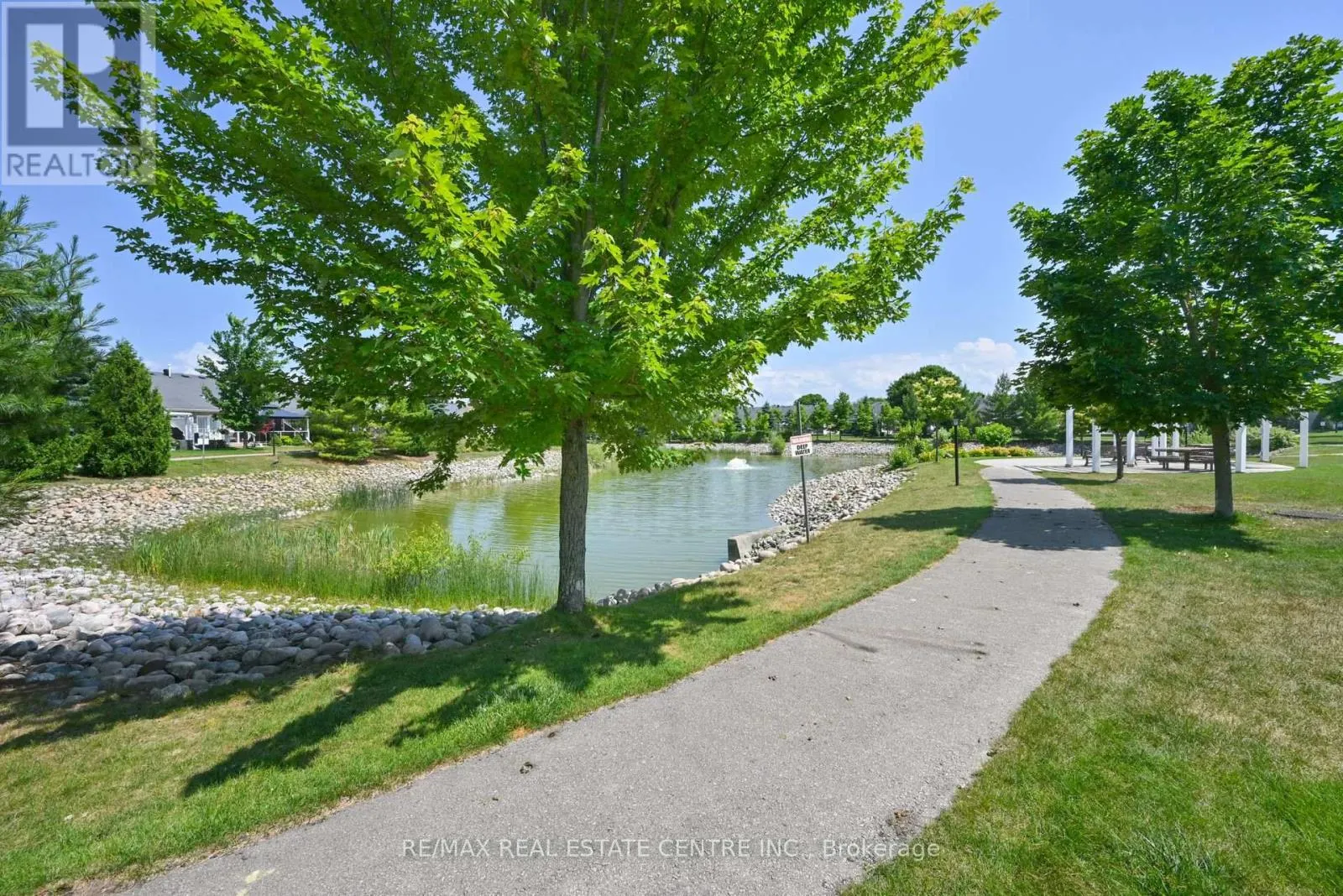 37 GARDEN GROVE CRESCENT