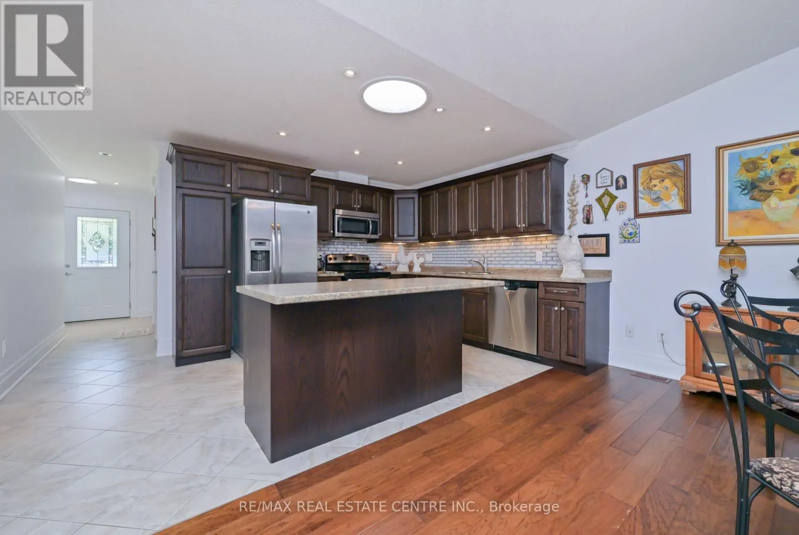 37 GARDEN GROVE CRESCENT