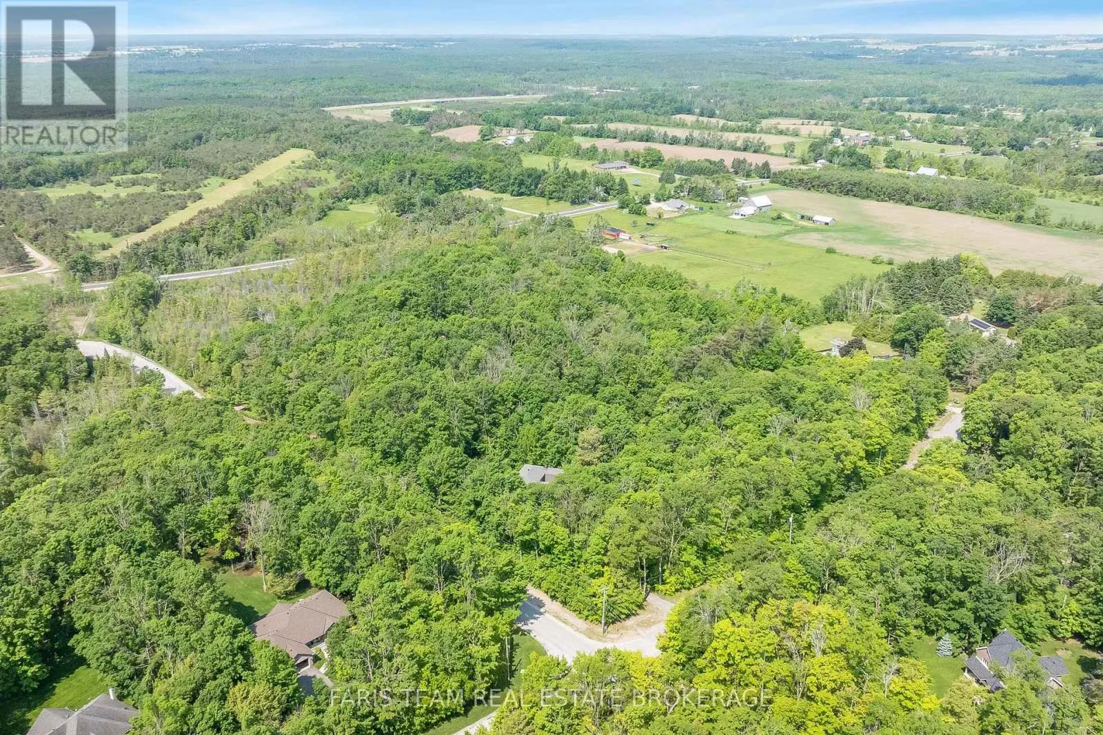 2 WOODLAND CRESCENT