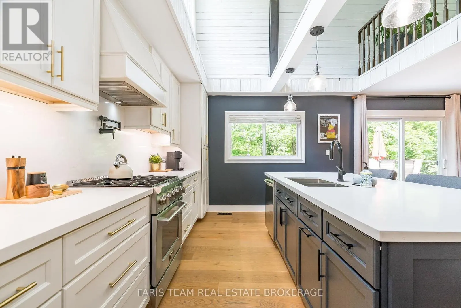 2 WOODLAND CRESCENT