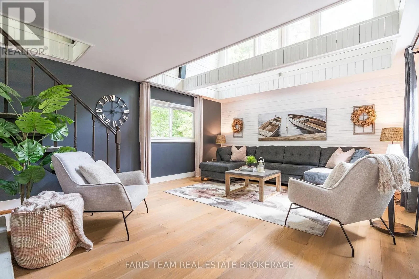 2 WOODLAND CRESCENT