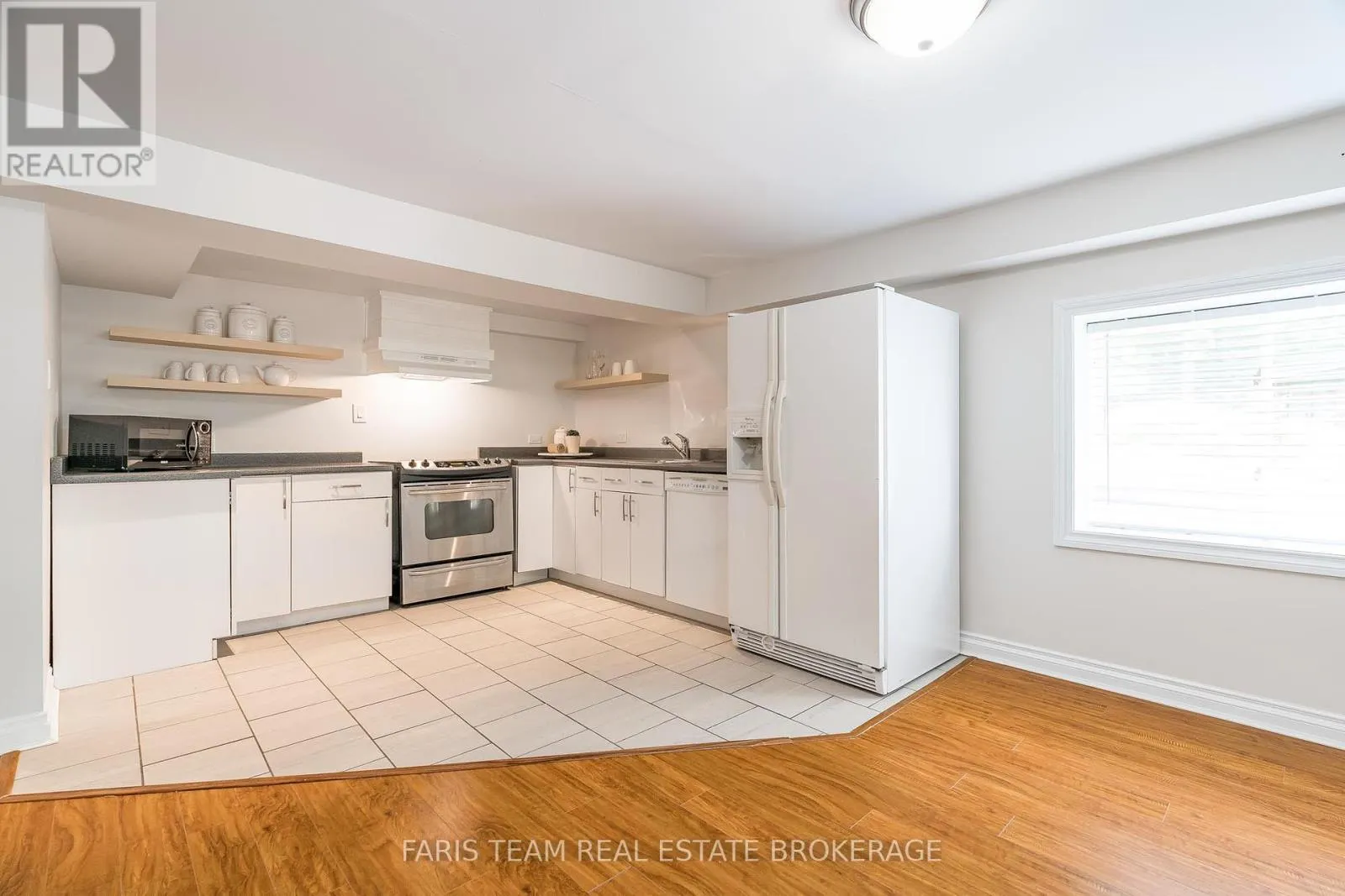 2 WOODLAND CRESCENT