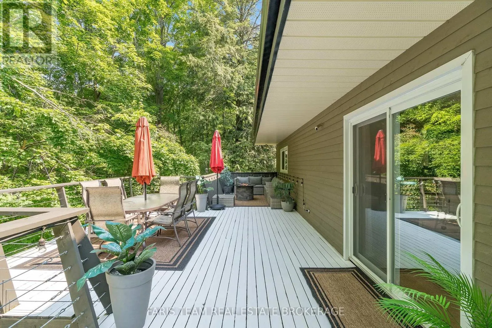 2 WOODLAND CRESCENT