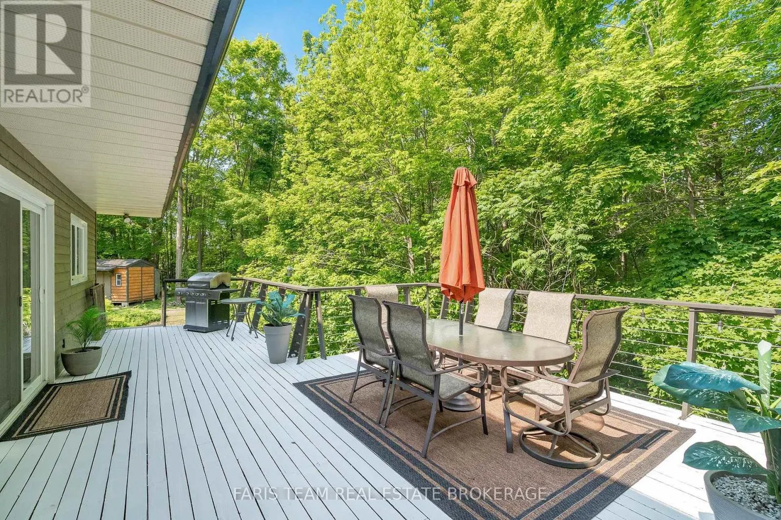 2 WOODLAND CRESCENT