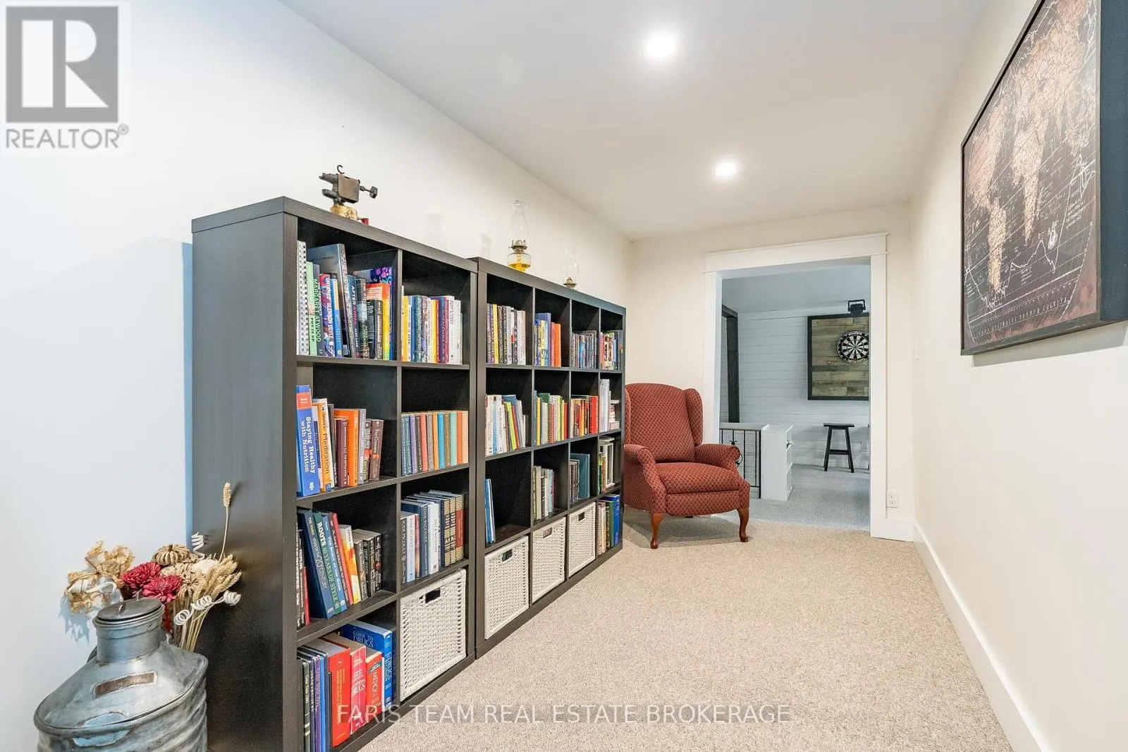 2 WOODLAND CRESCENT