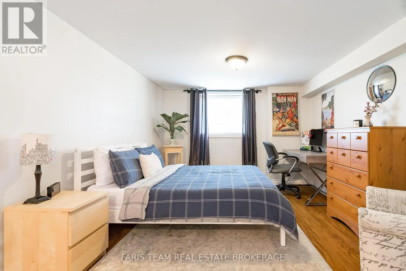 2 WOODLAND CRESCENT