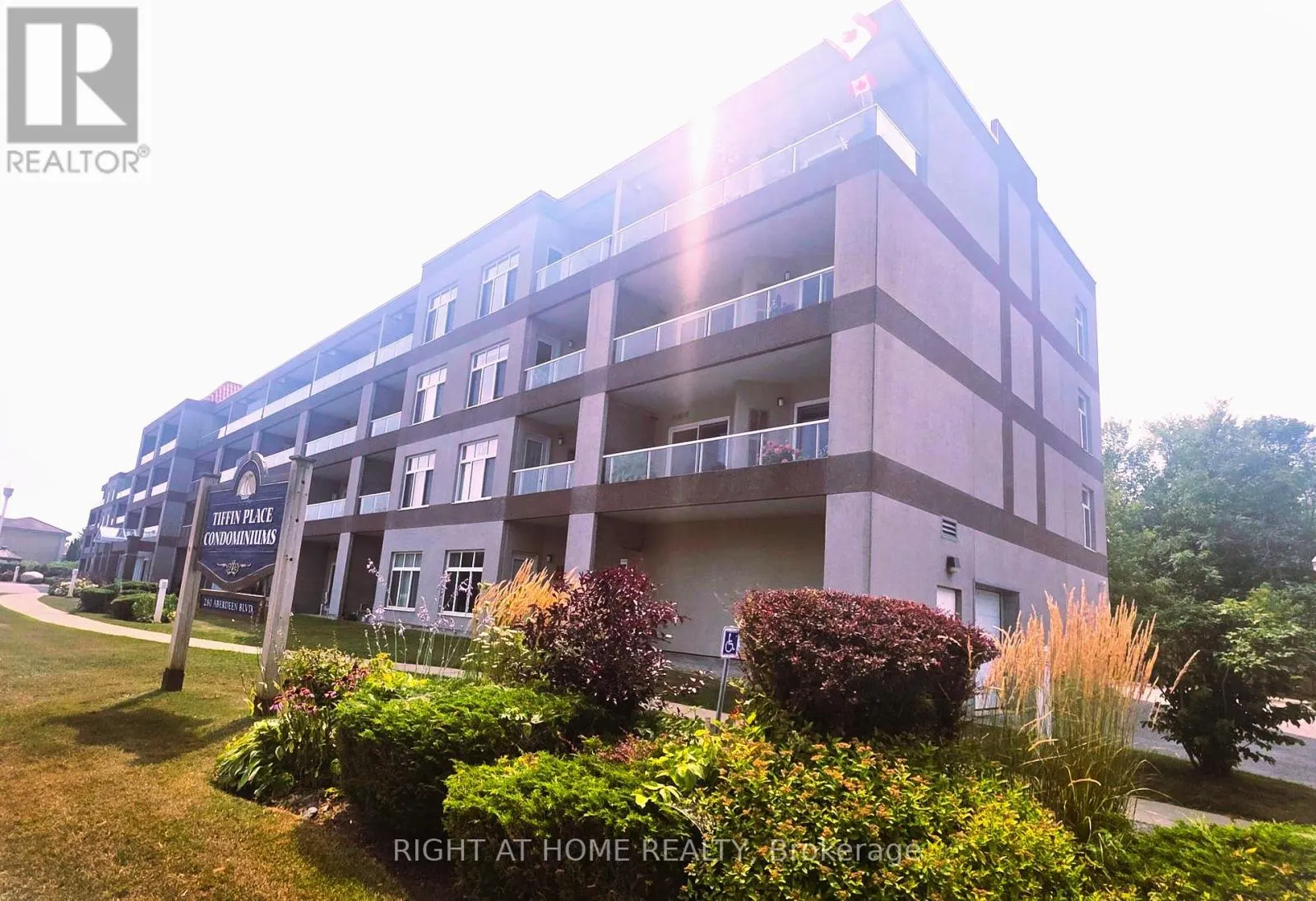 402 - 280 ABERDEEN BOULEVARD E