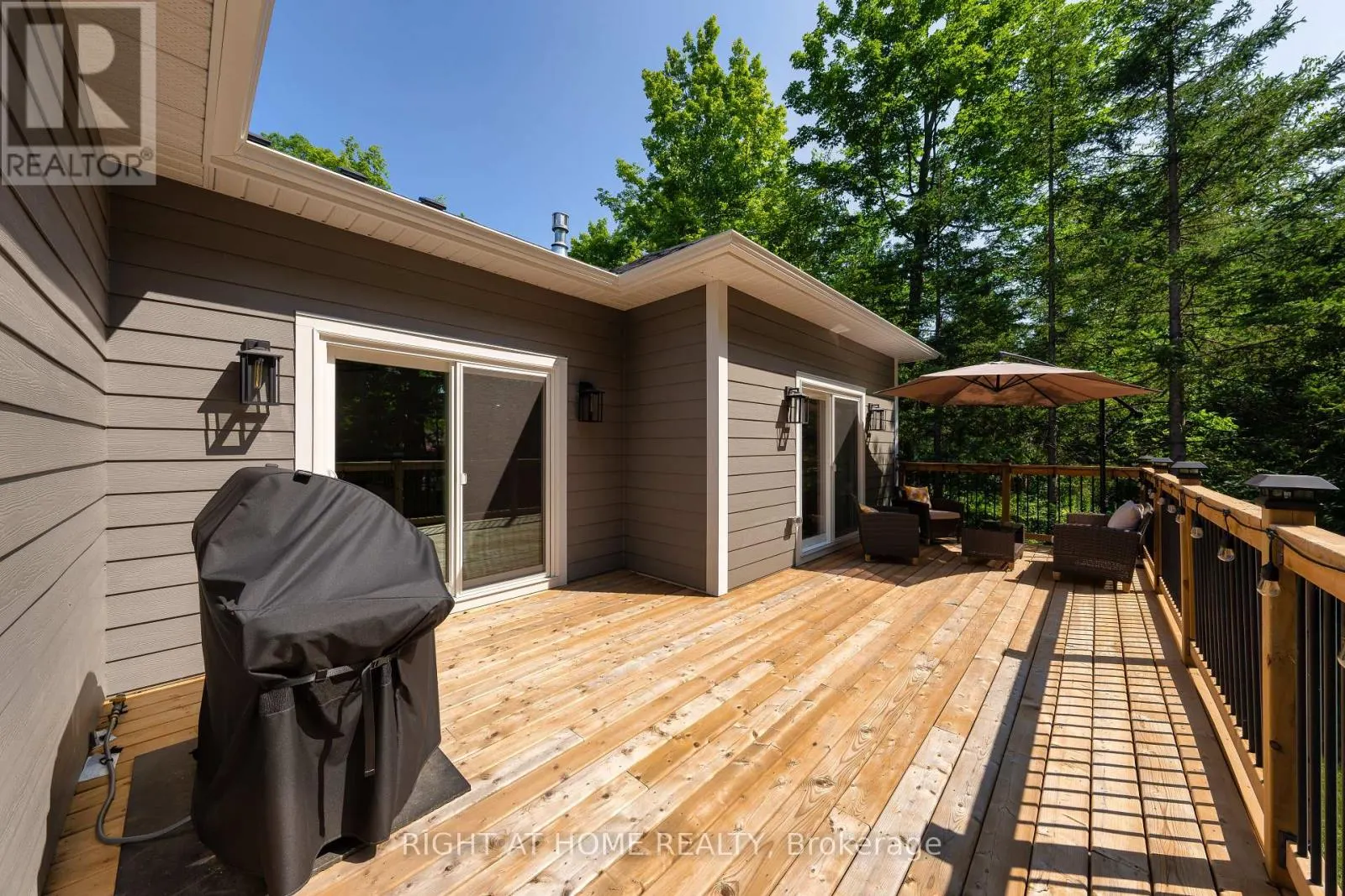 9 FAIRLAWN GROVE