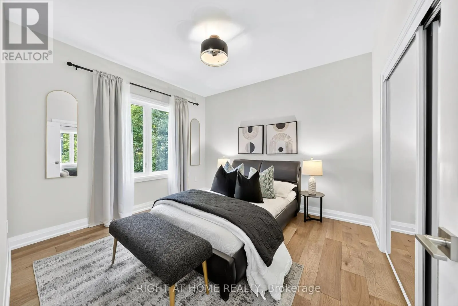 9 FAIRLAWN GROVE