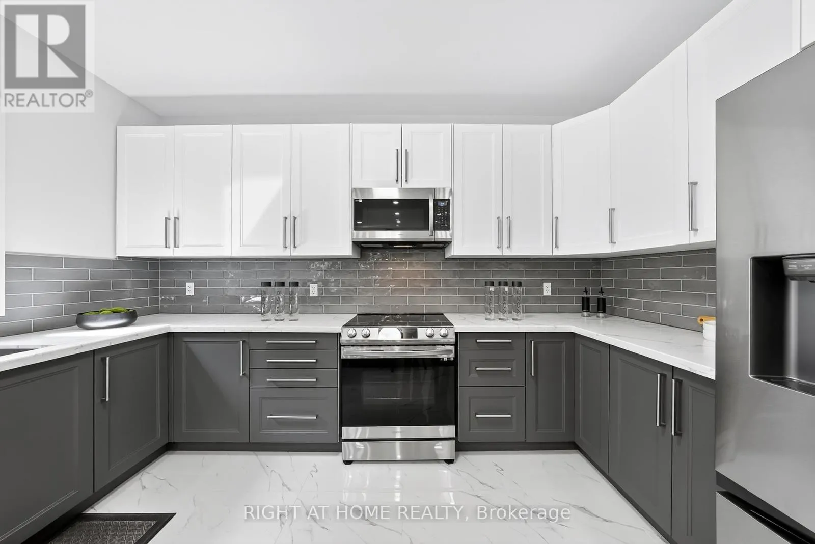9 FAIRLAWN GROVE