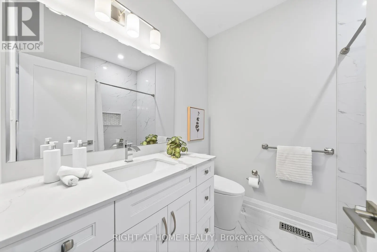 9 FAIRLAWN GROVE