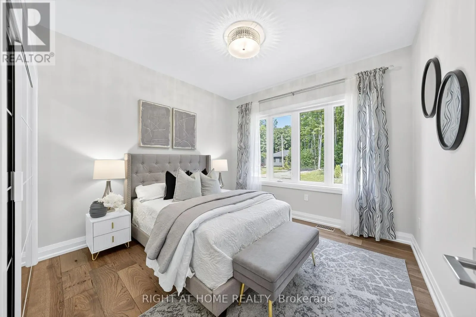 9 FAIRLAWN GROVE