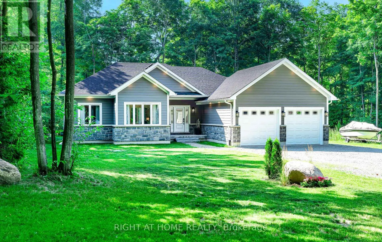 9 FAIRLAWN GROVE