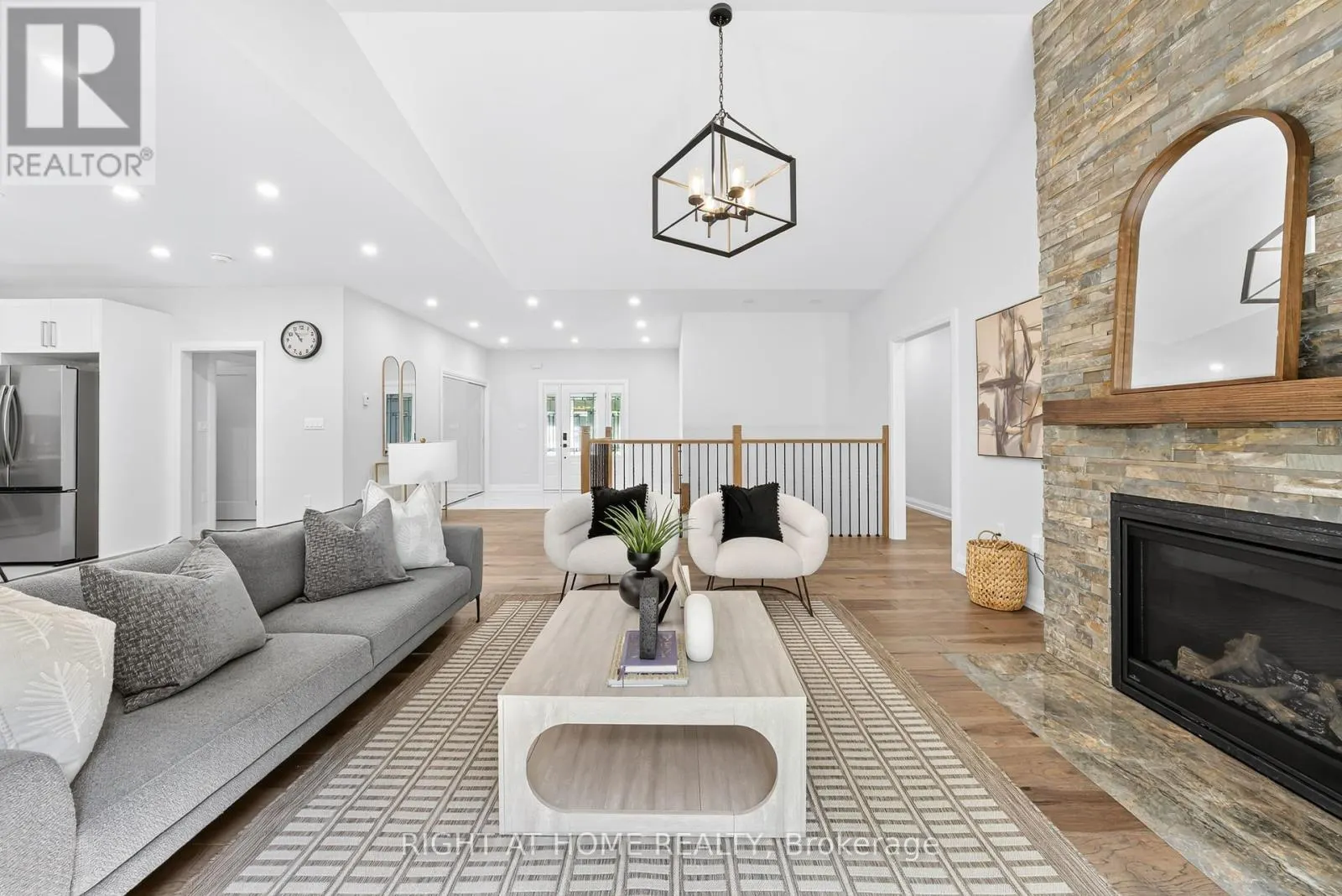 9 FAIRLAWN GROVE