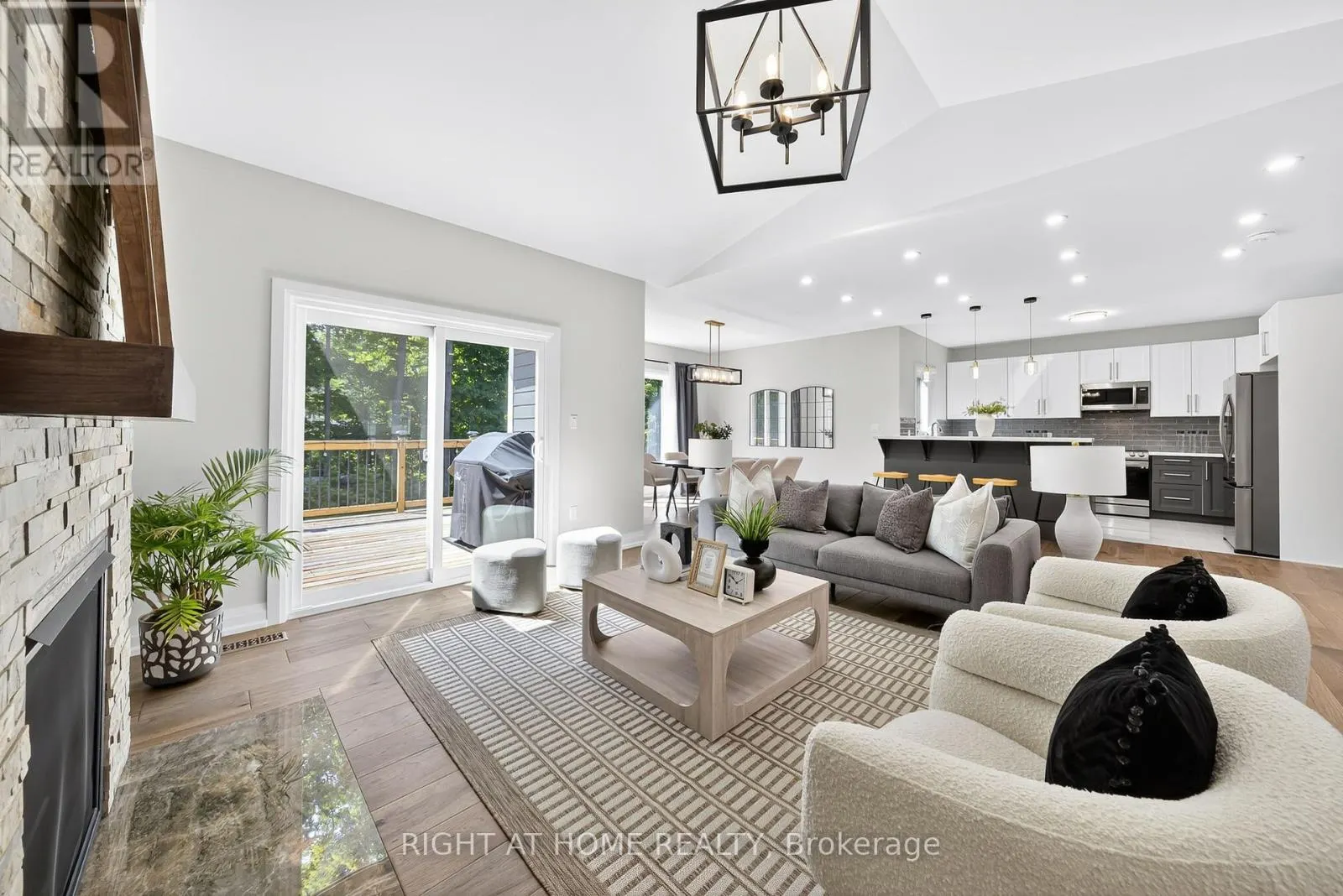 9 FAIRLAWN GROVE