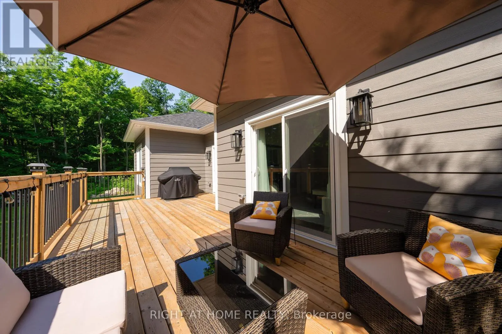 9 FAIRLAWN GROVE