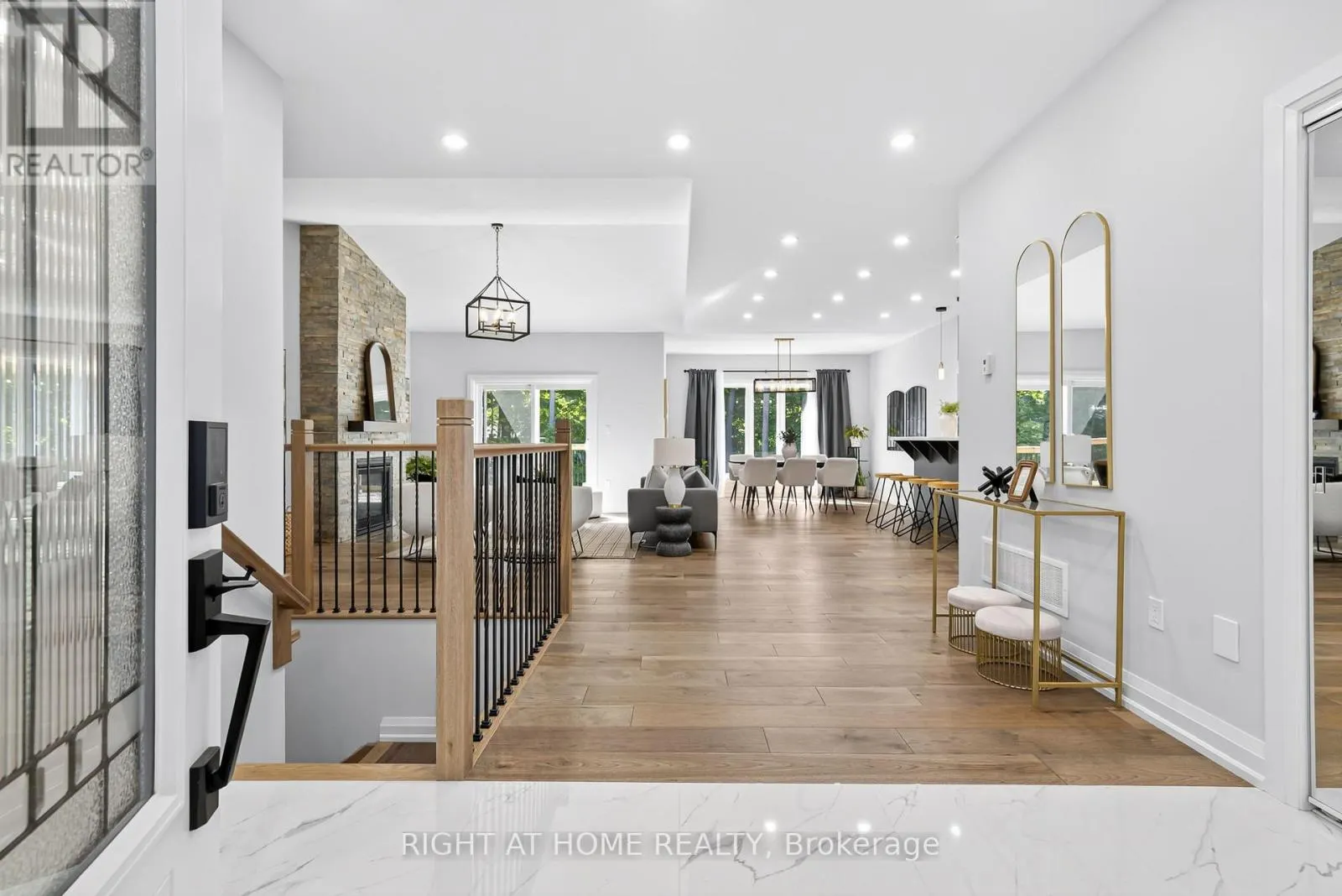 9 FAIRLAWN GROVE