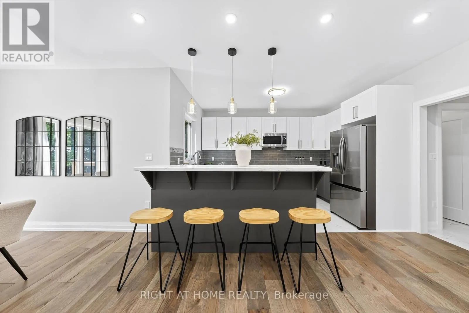 9 FAIRLAWN GROVE