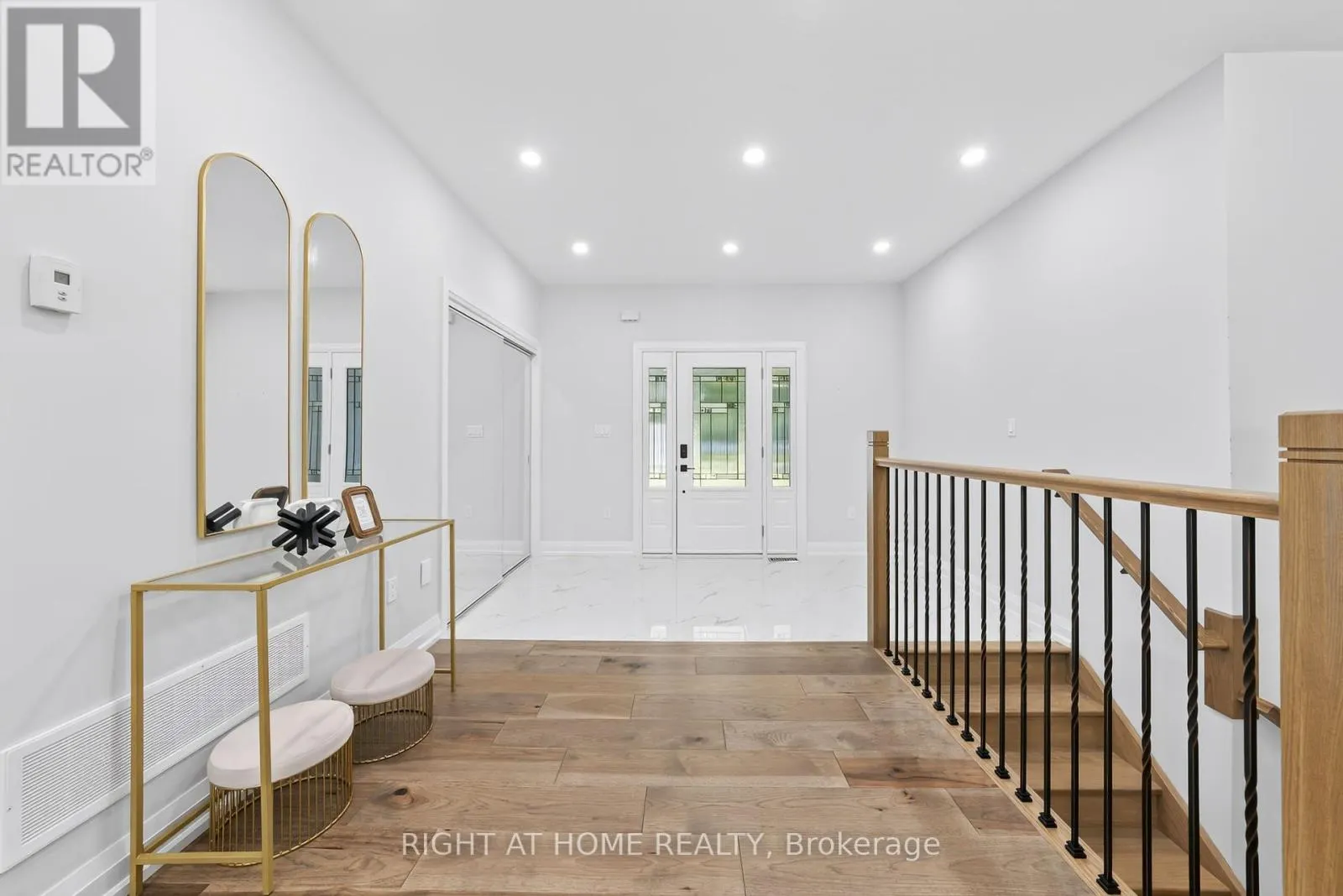 9 FAIRLAWN GROVE