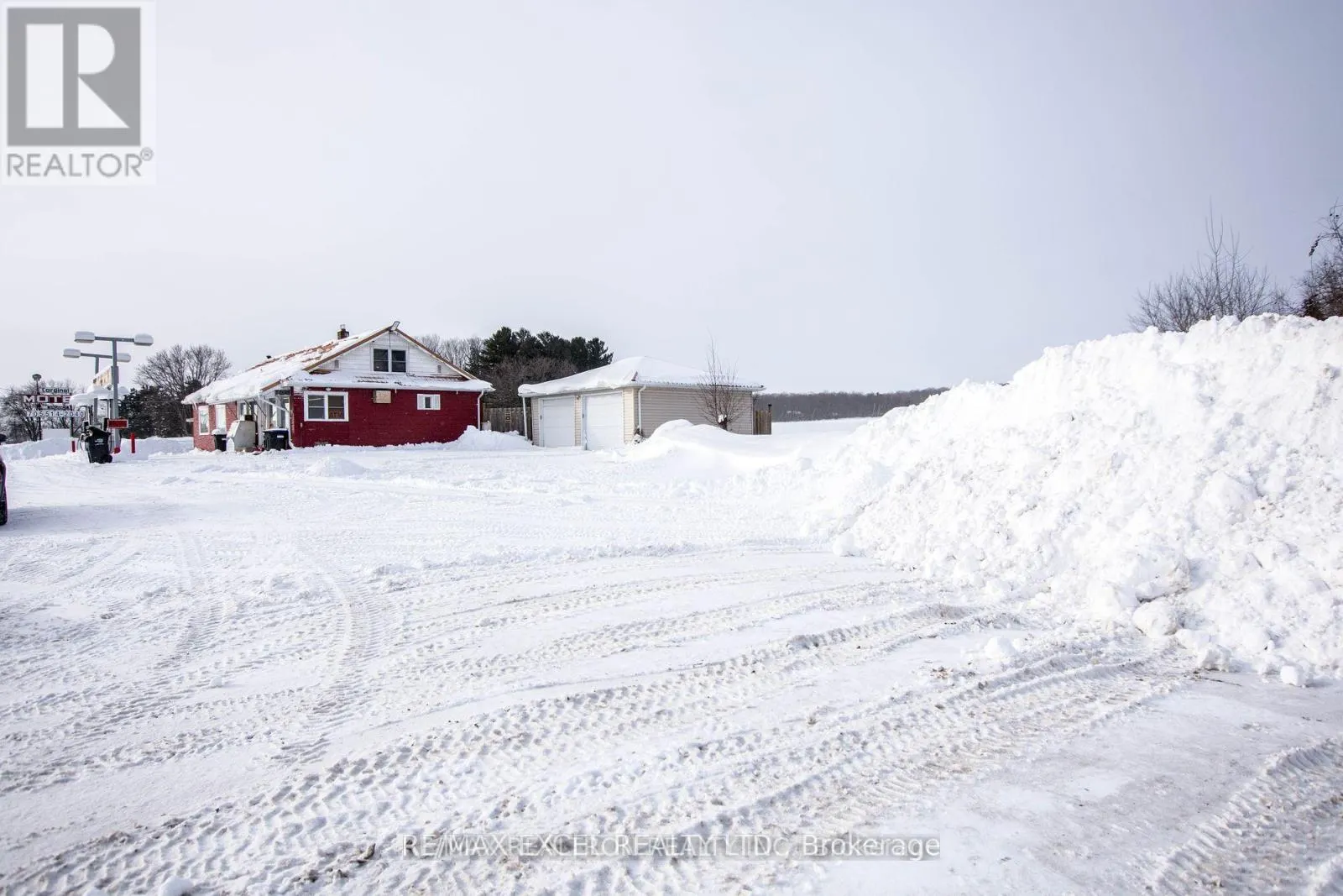 8906 HWY 11 ROAD S