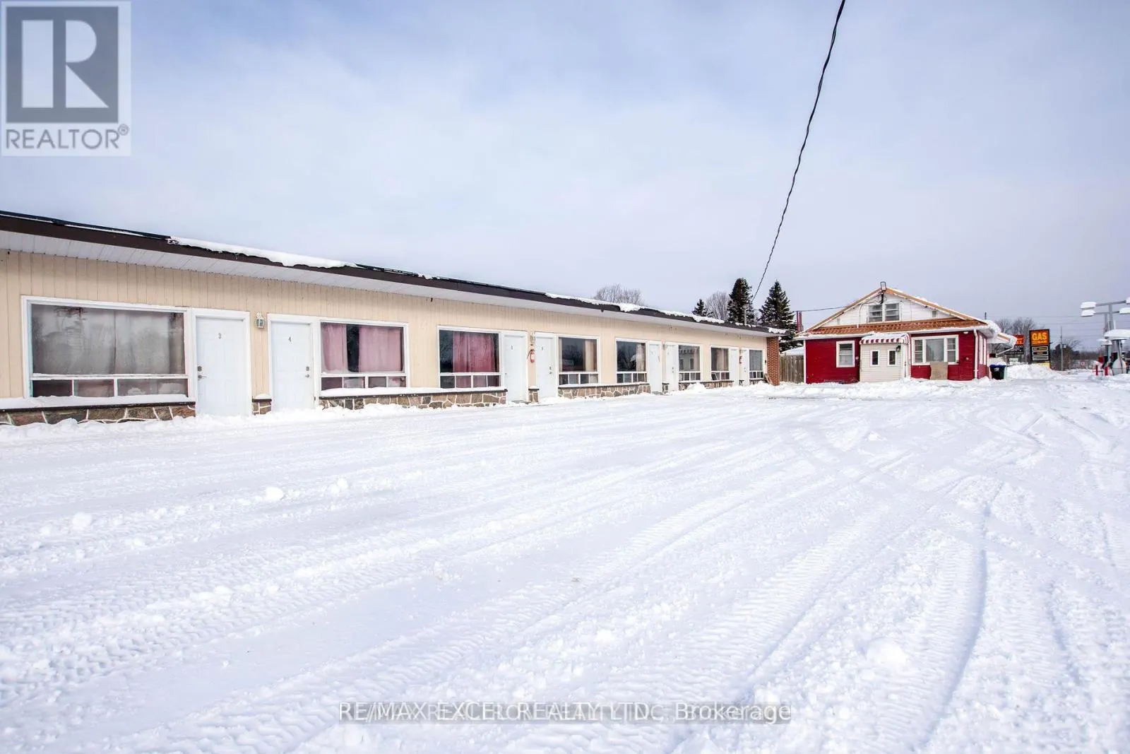 8906 HWY 11 ROAD S
