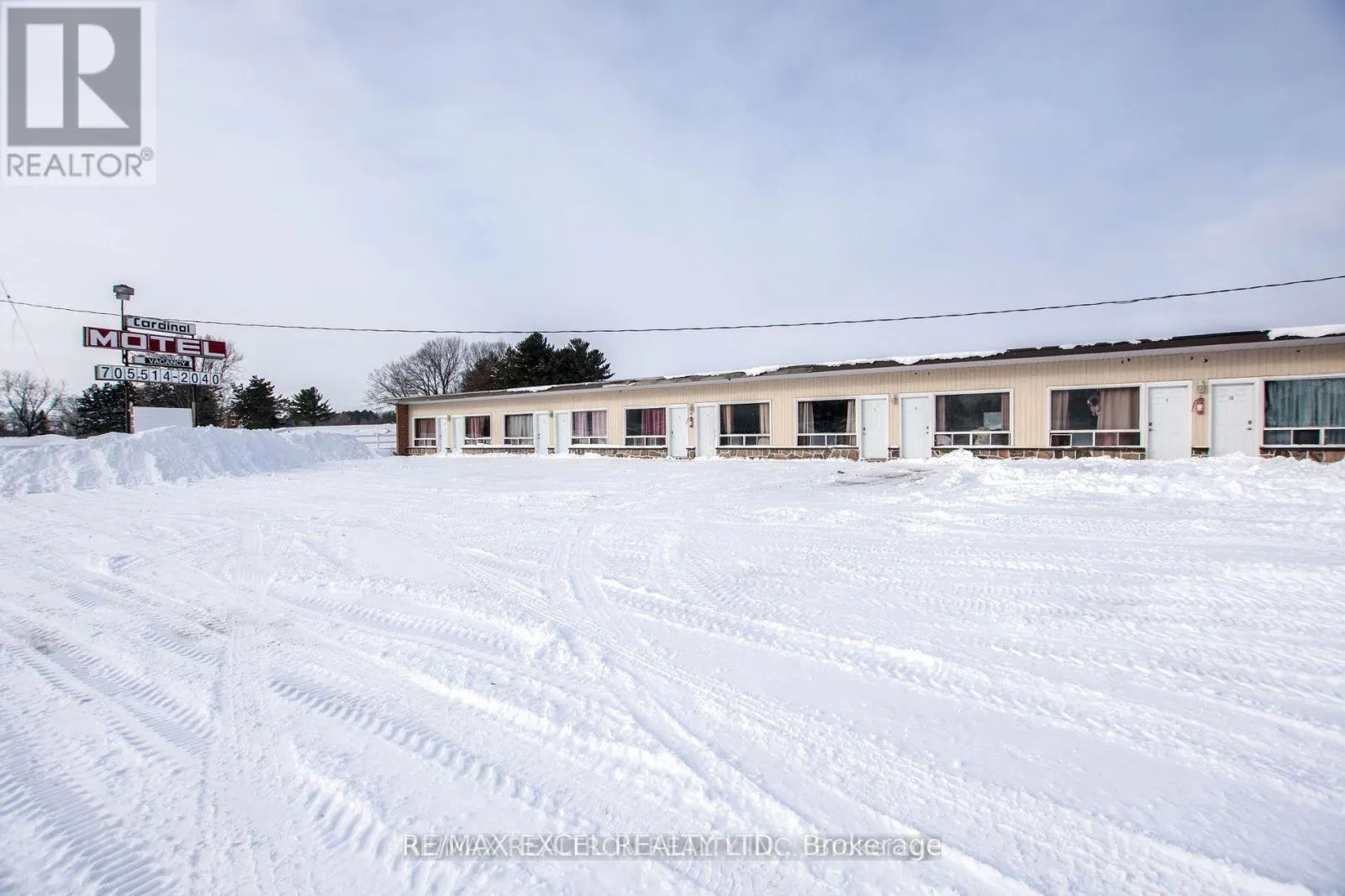 8906 HWY 11 ROAD S