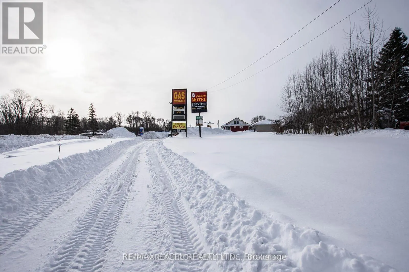 8906 HWY 11 ROAD S