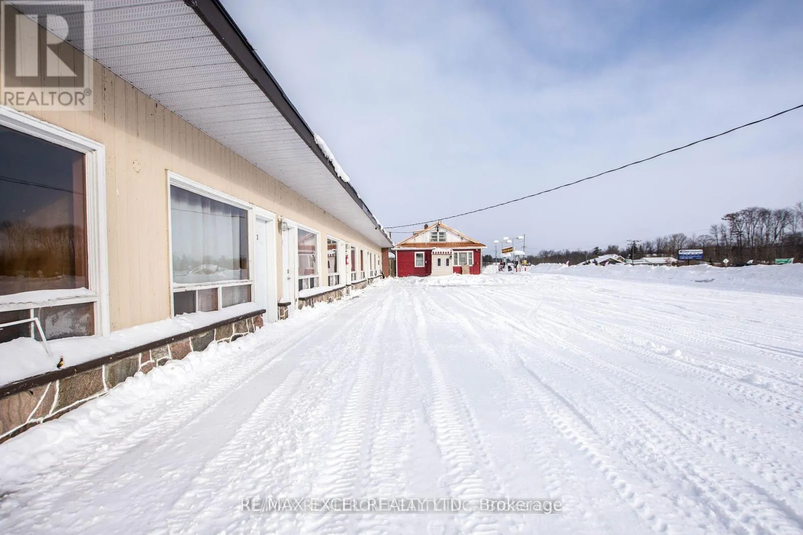 8906 HWY 11 ROAD S