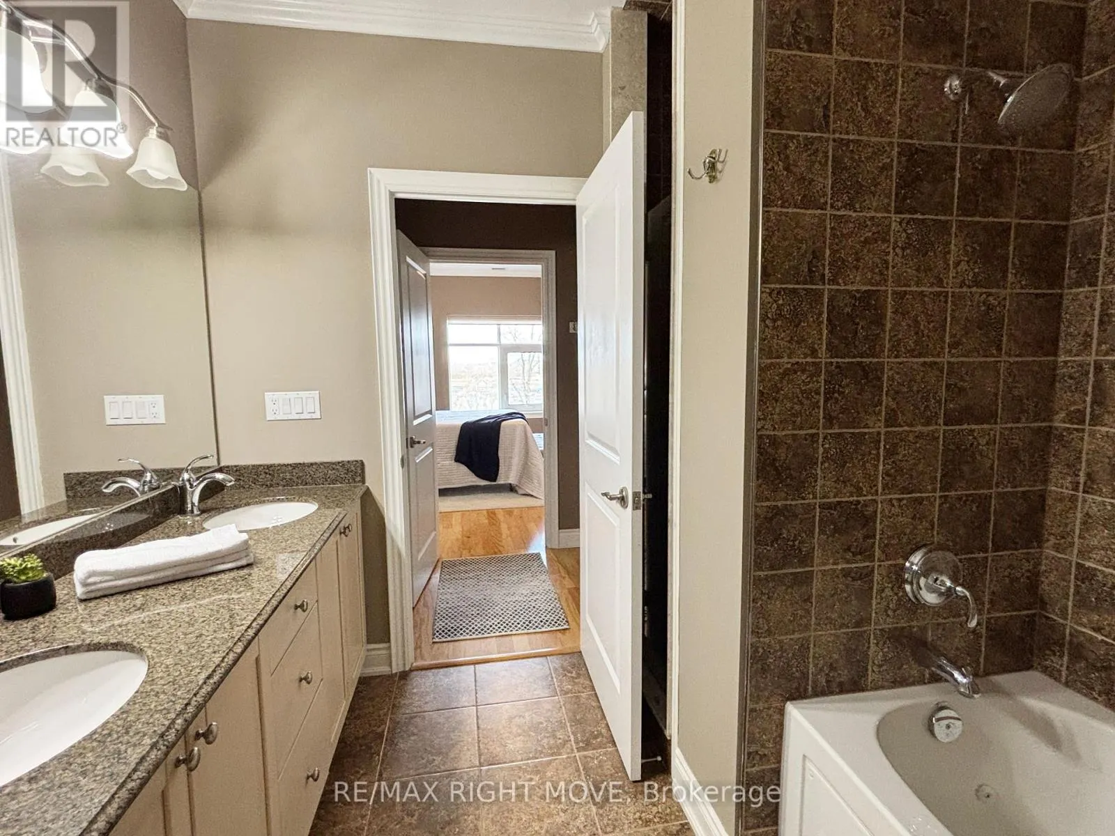 504 - 80 ORCHARD POINT