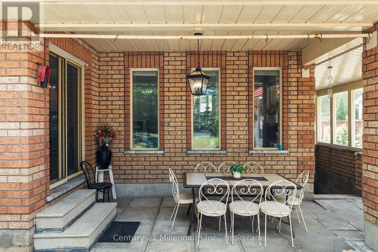 49 32ND STREET N