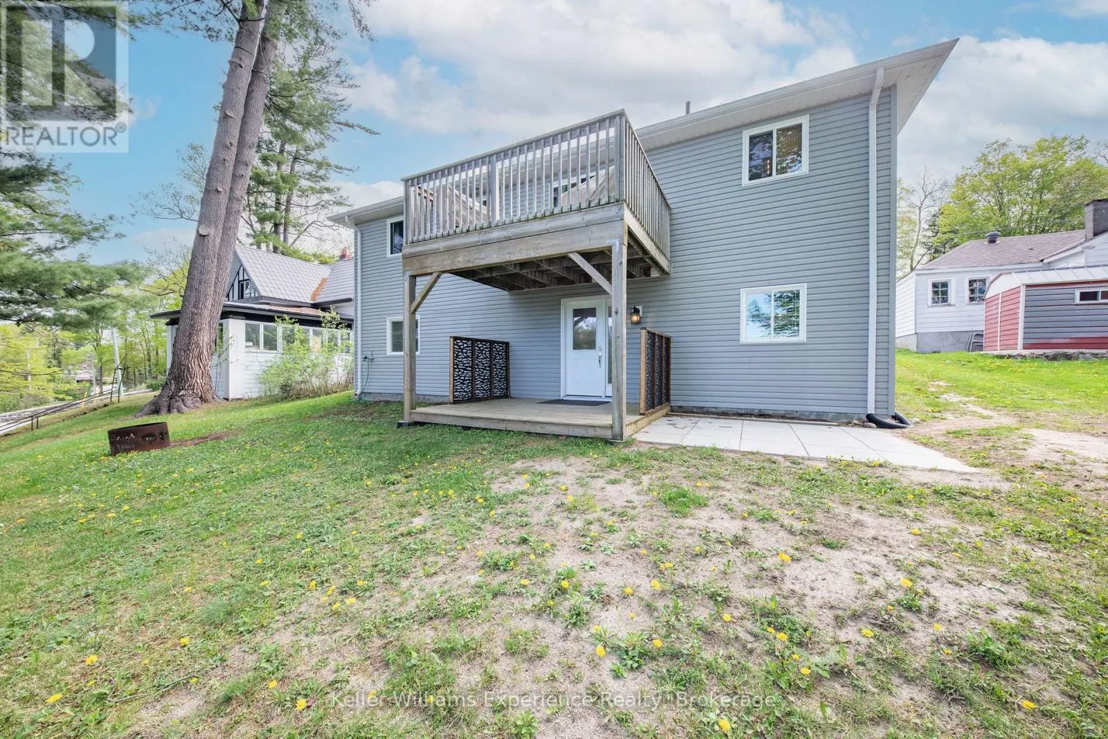 10 CLARENCE AVENUE