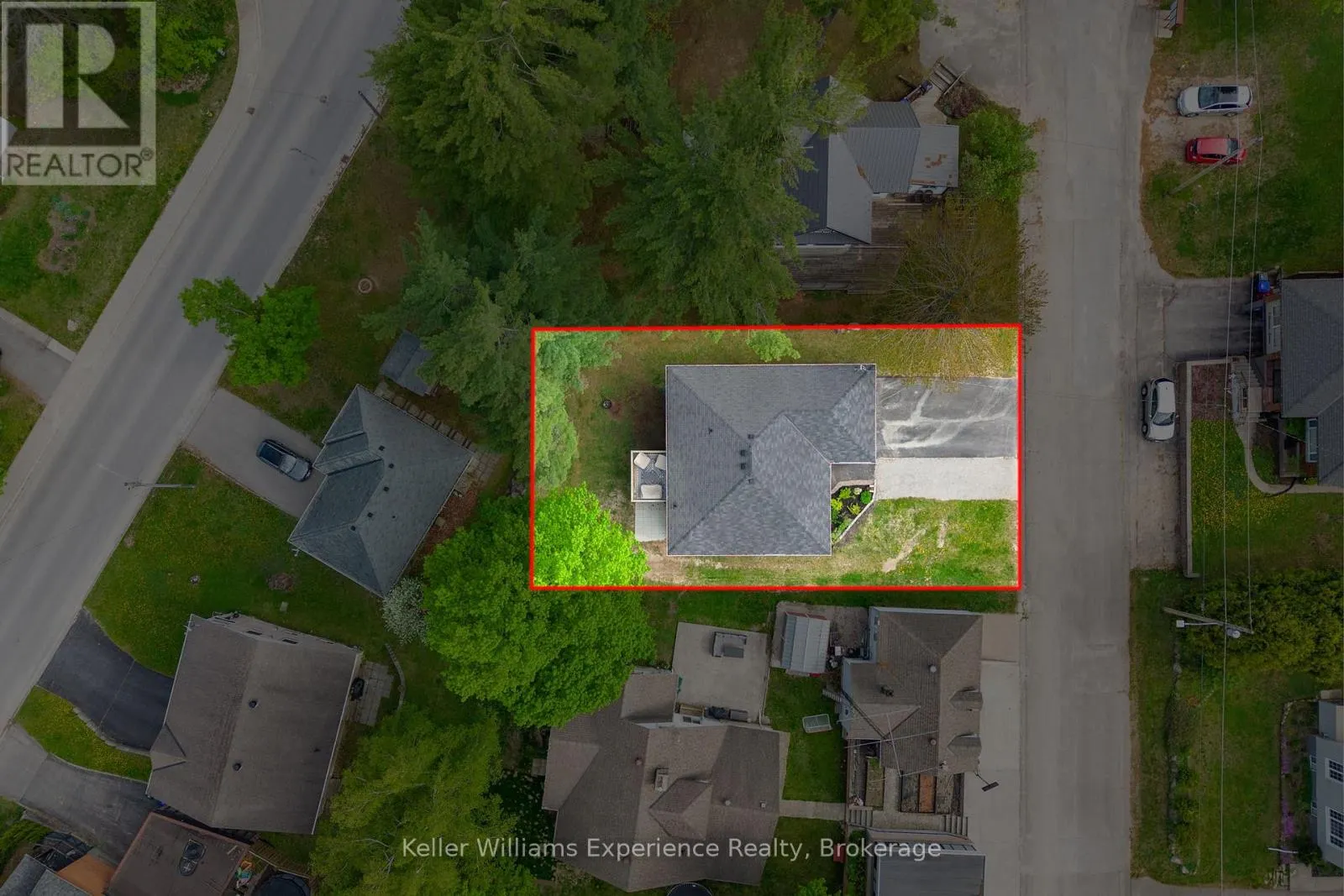 10 CLARENCE AVENUE