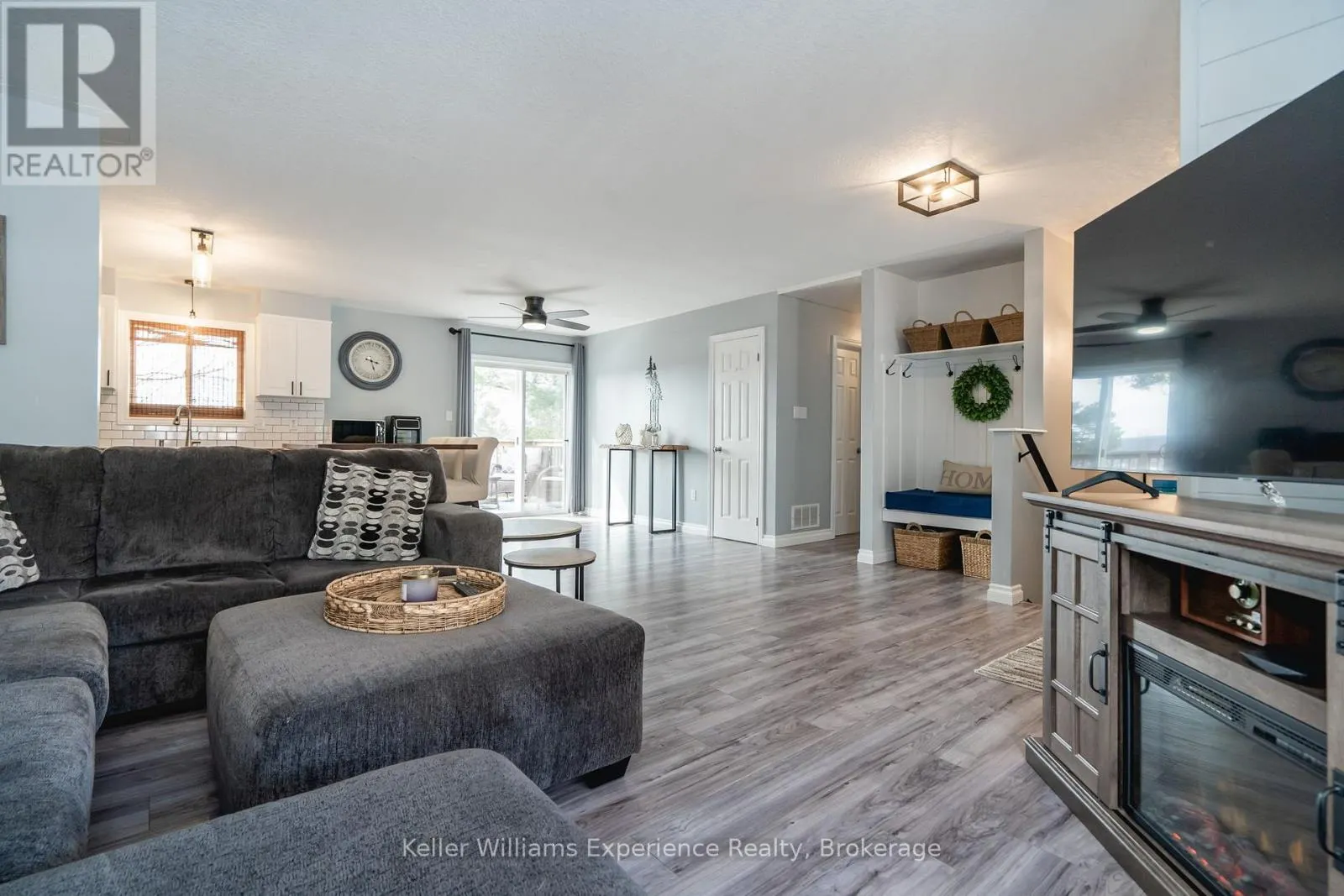 10 CLARENCE AVENUE