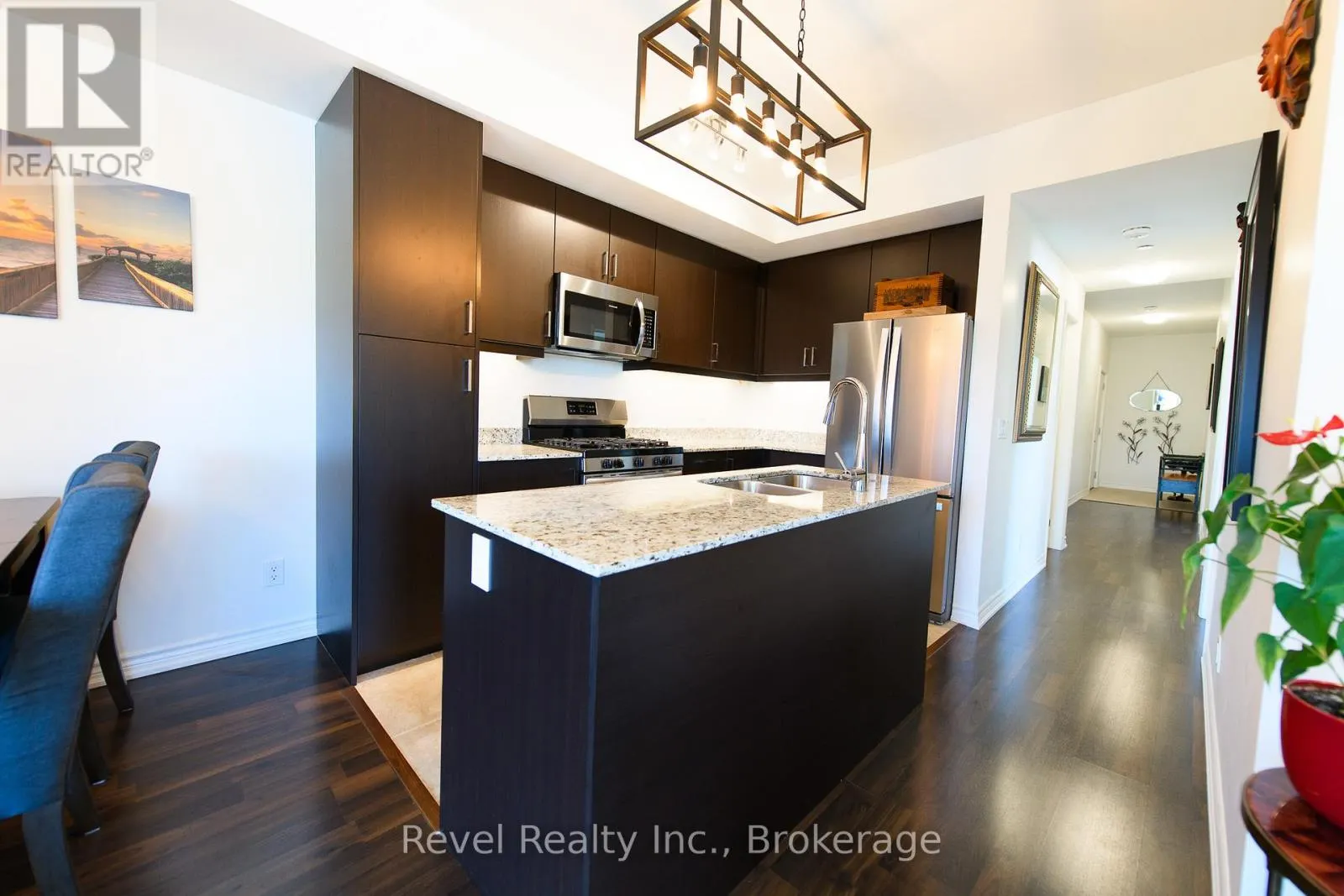 201 - 17 SPOONER CRESCENT, #201